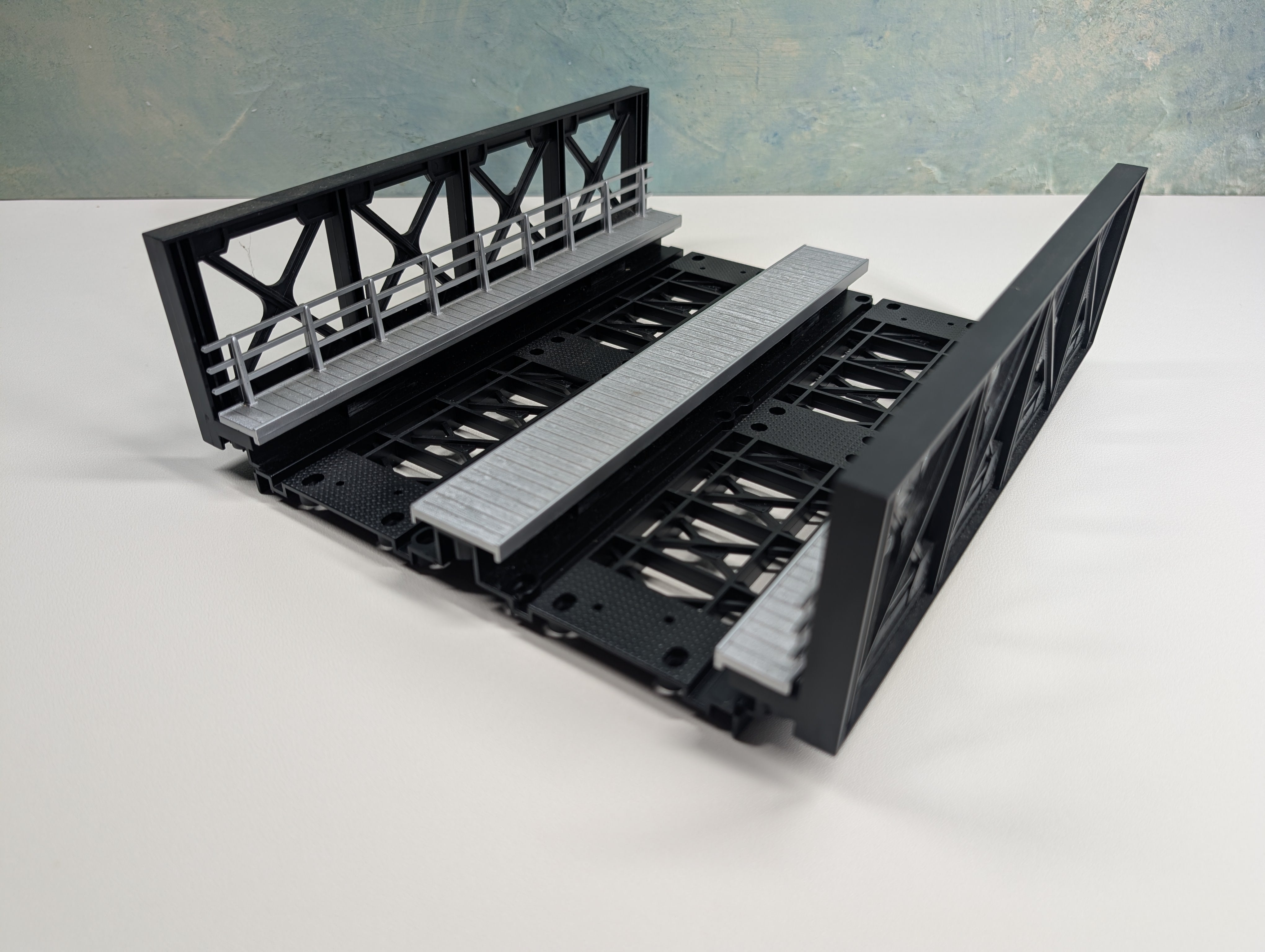 USED MTH O Double-Track Bridge Girder, Black & Silver