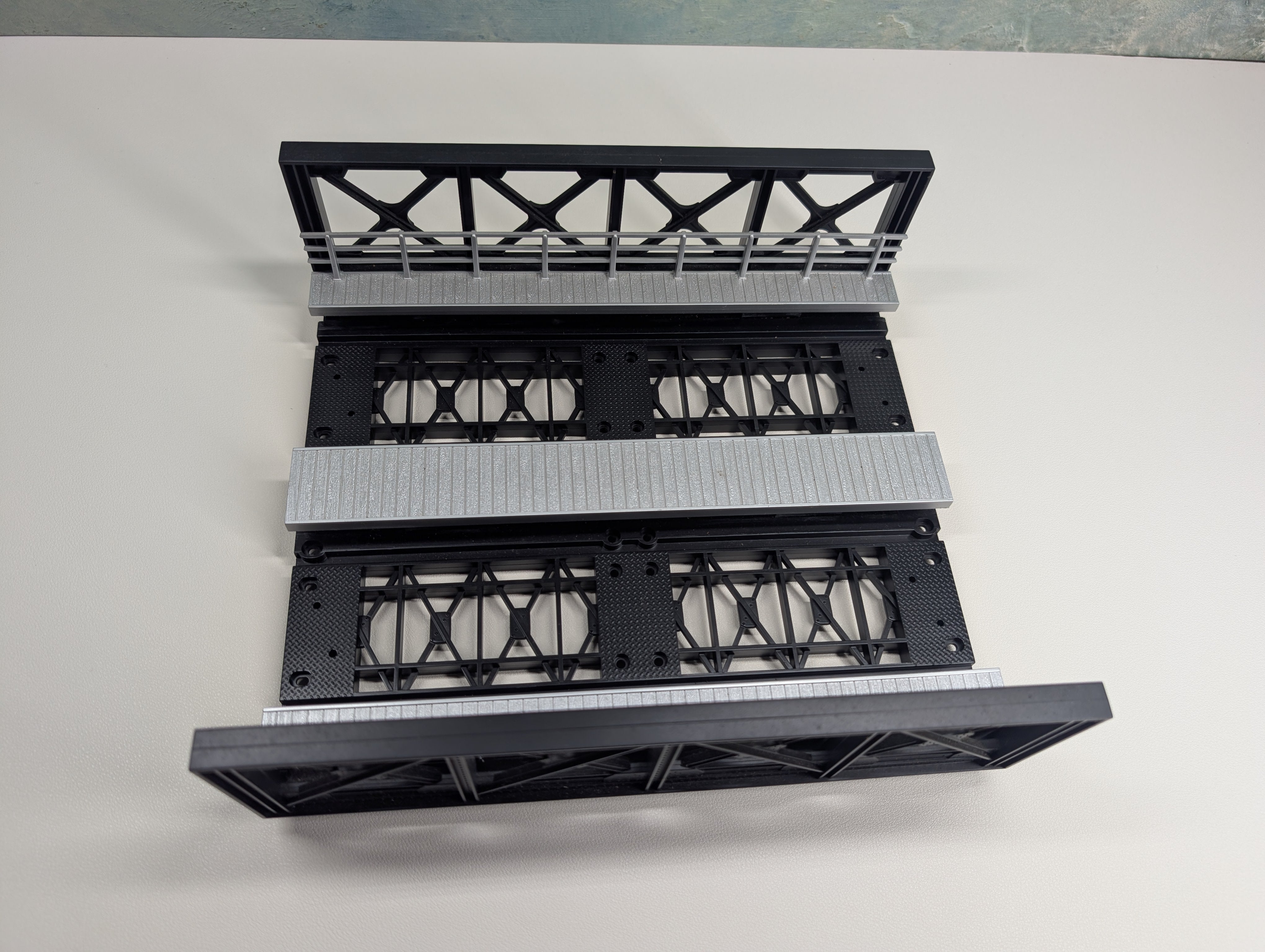 USED MTH O Double-Track Bridge Girder, Black & Silver
