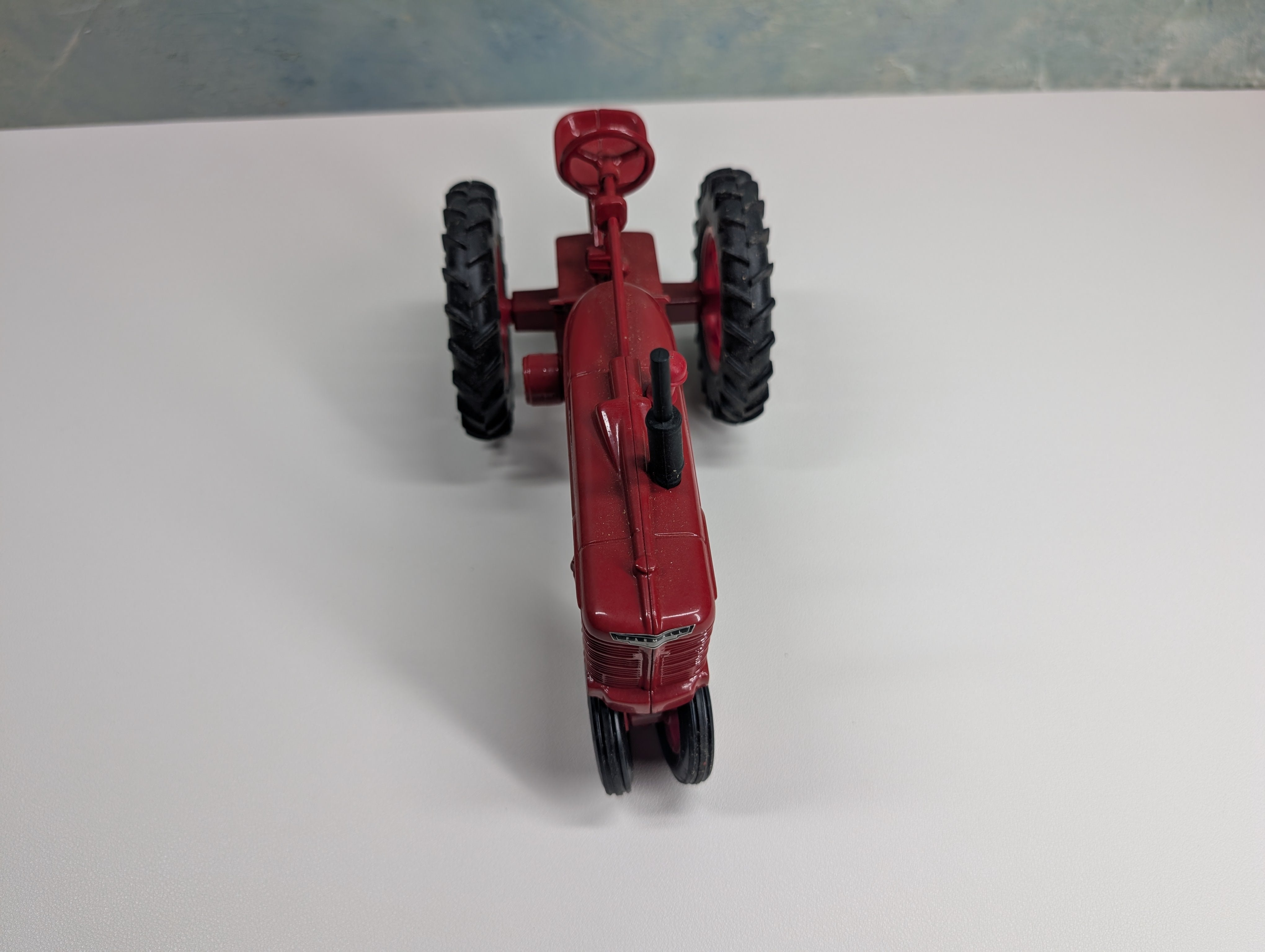 USED ERTL Large Farmall Red Tractor (1988 Production), Case