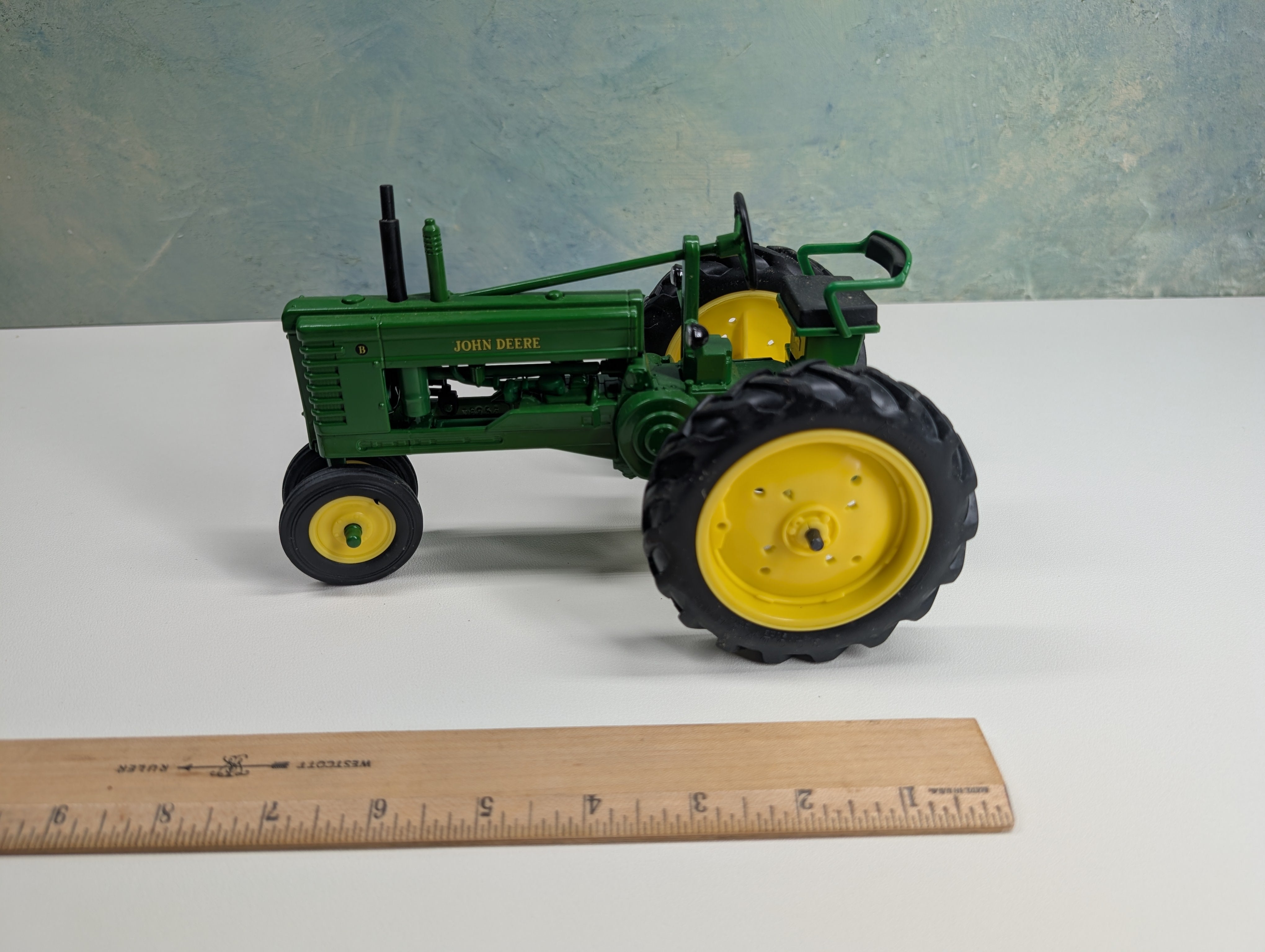 USED ERTL Large John Deere Green Model B Tractor