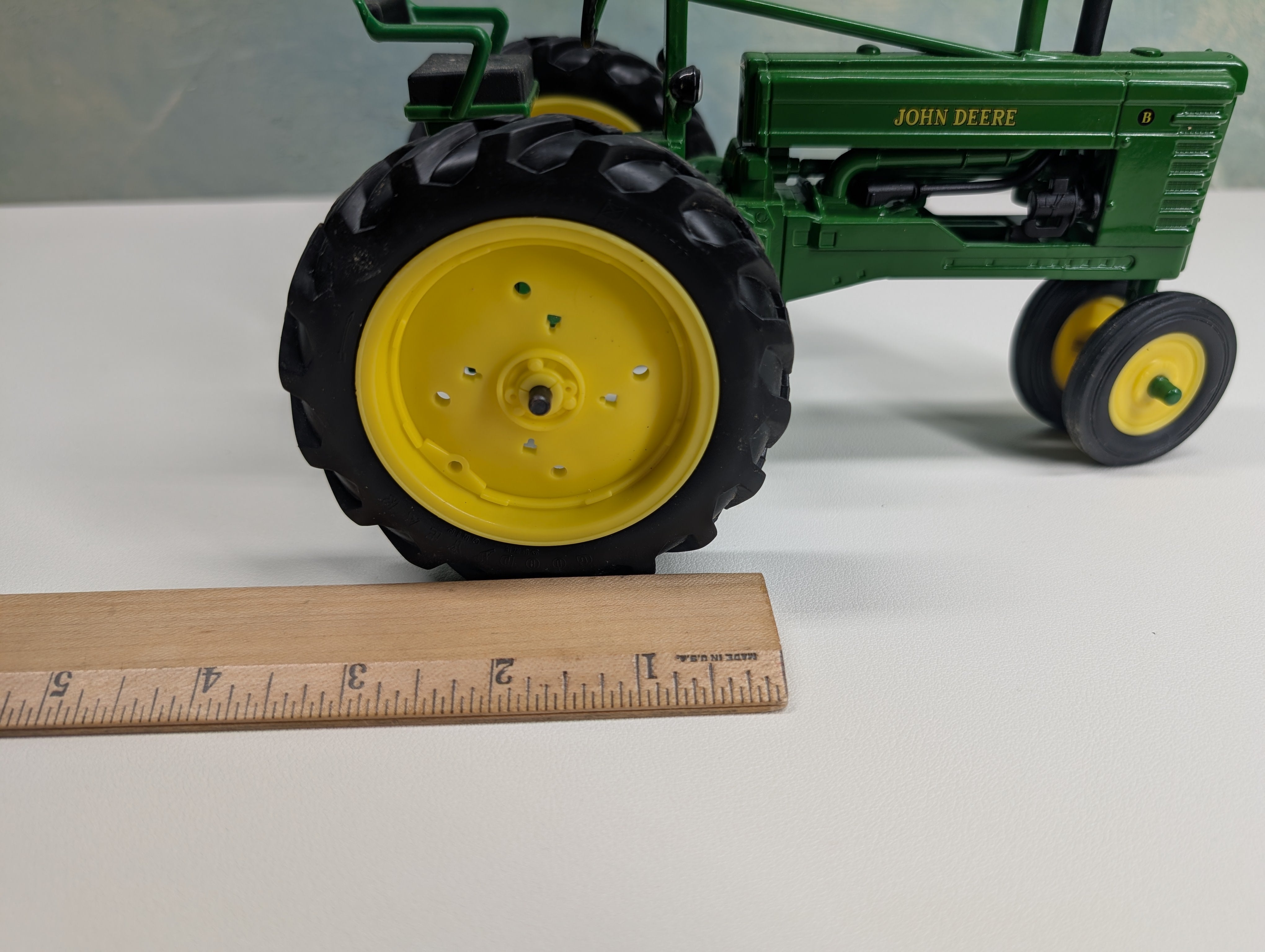 USED ERTL Large John Deere Green Model B Tractor