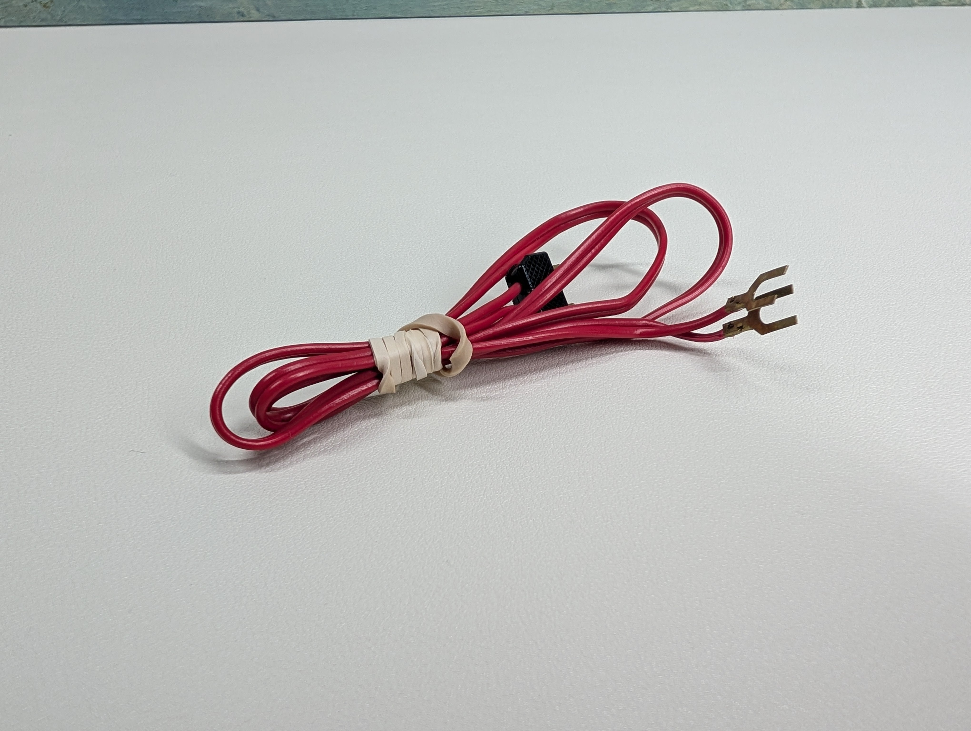 USED Multi Scale Model Train Track Red Power Wire (Spade connector, old track style)