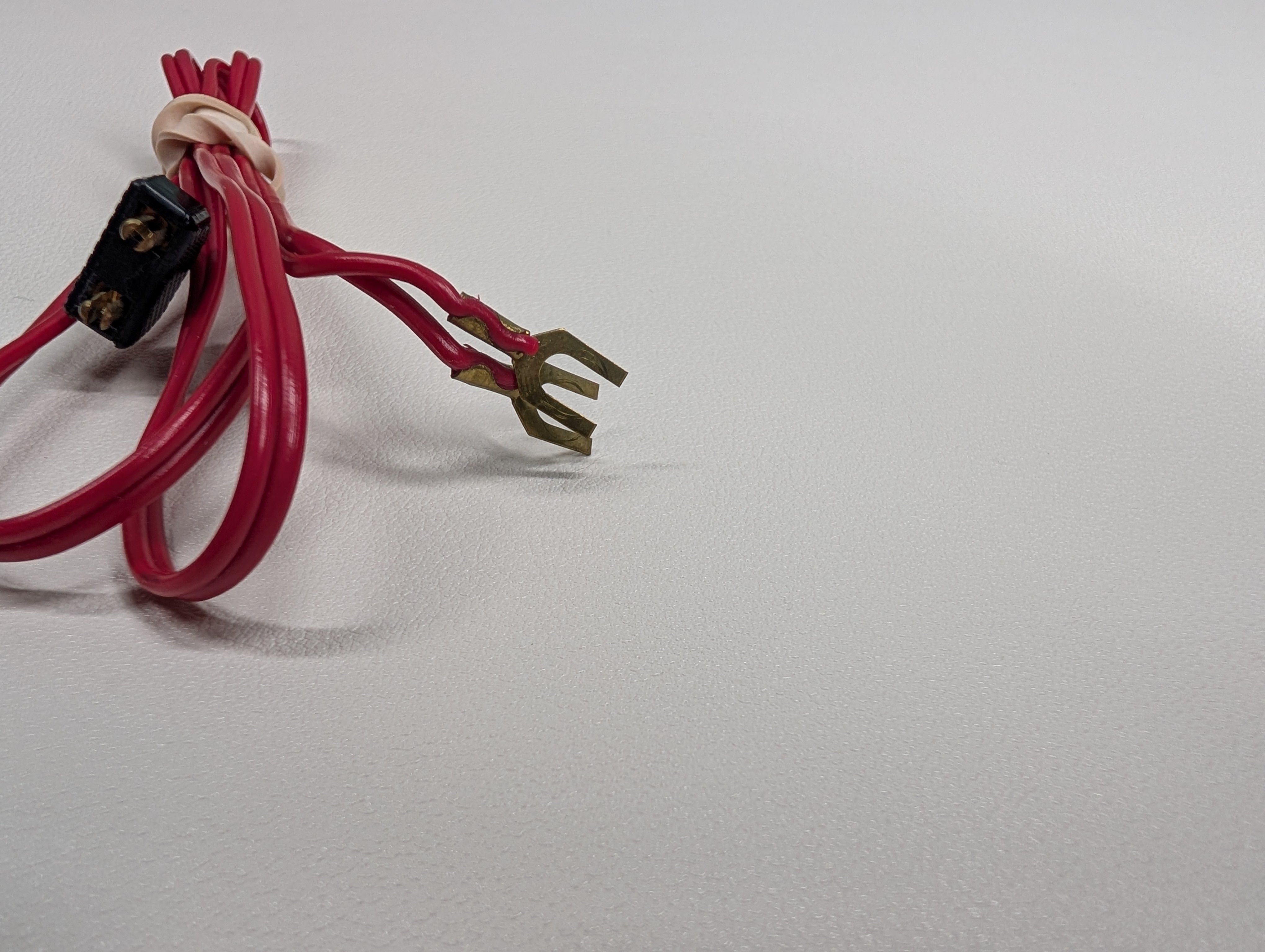 USED Multi Scale Model Train Track Red Power Wire (Spade connector, old track style)