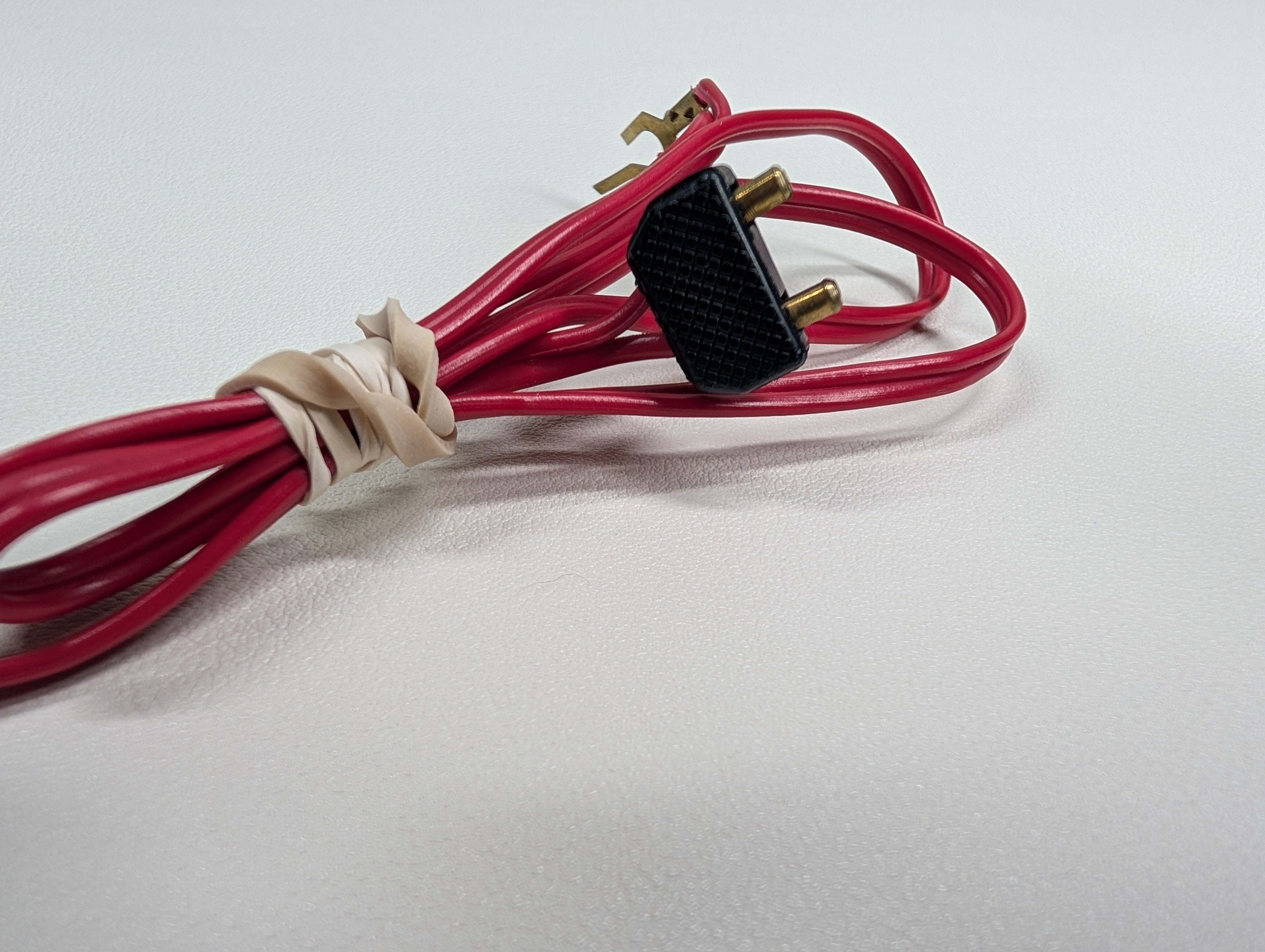 USED Multi Scale Model Train Track Red Power Wire (Spade connector, old track style)