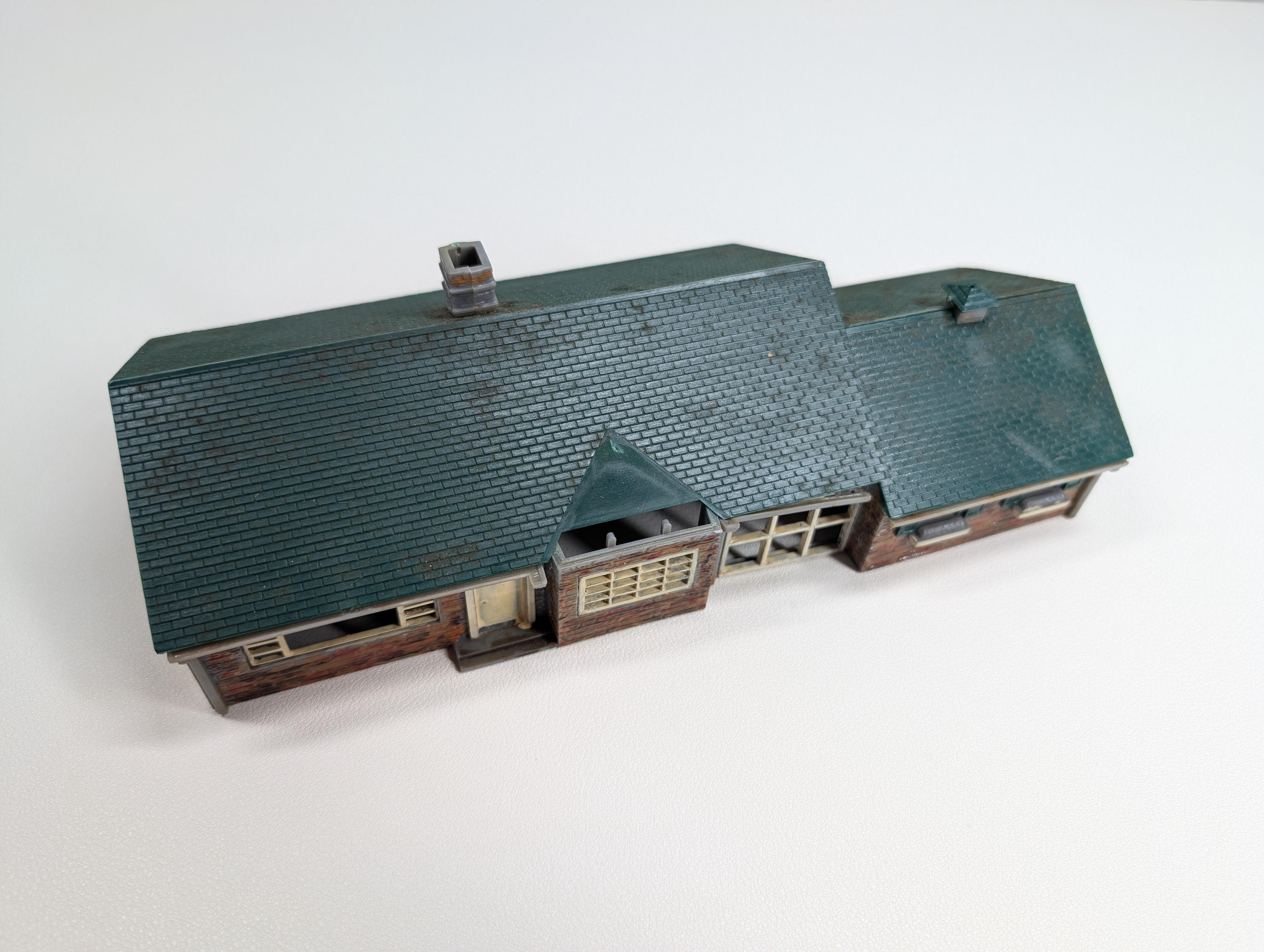USED HO Scale 1 Story House