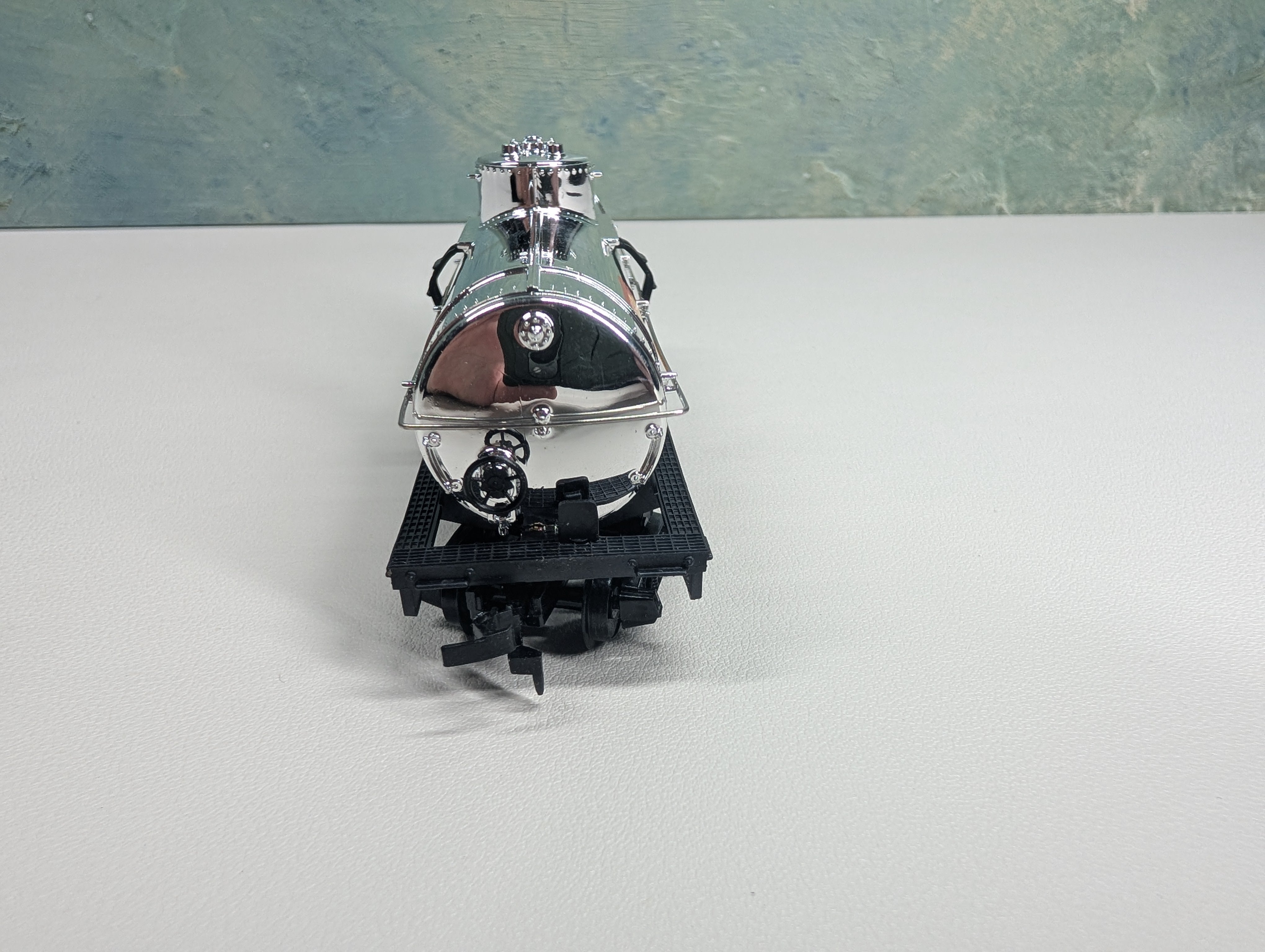 USED Tyco HO Scale Tank Car Shell Shiny Silver