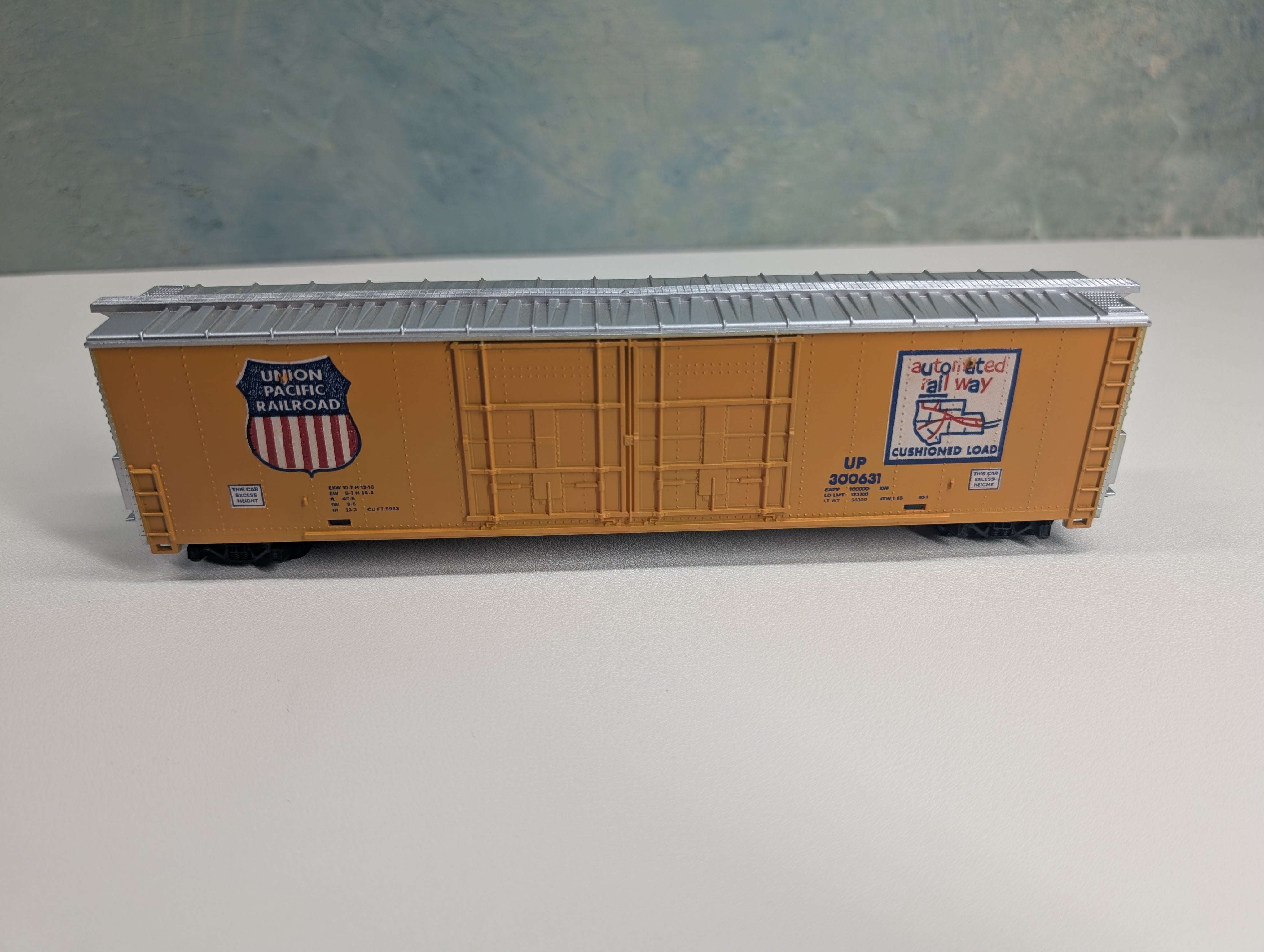 USED Tyco HO Scale 61' Box Car Union Pacific UP #300631