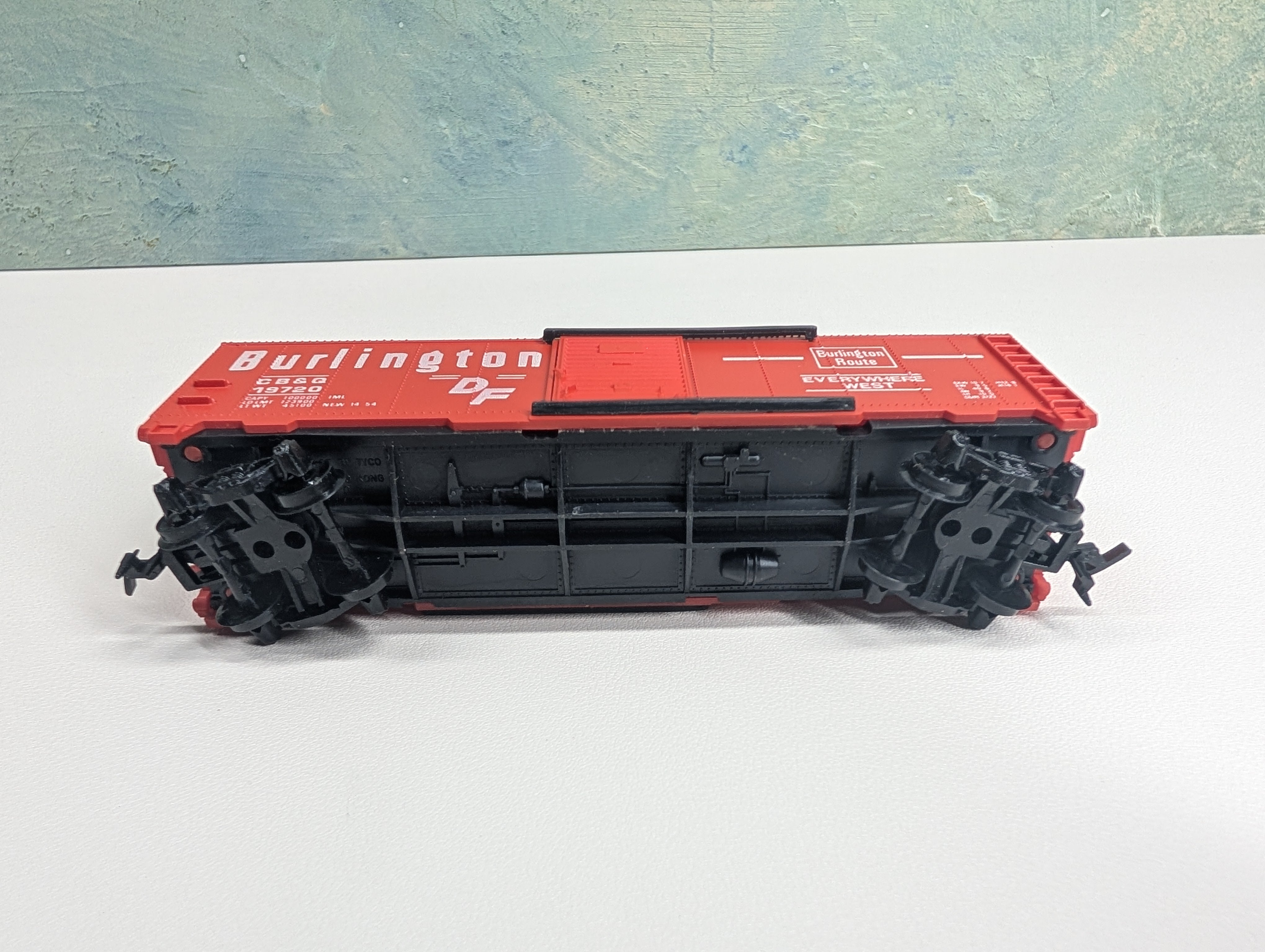 USED Tyco HO Scale 40' Box Car Burlington CB&Q #19720