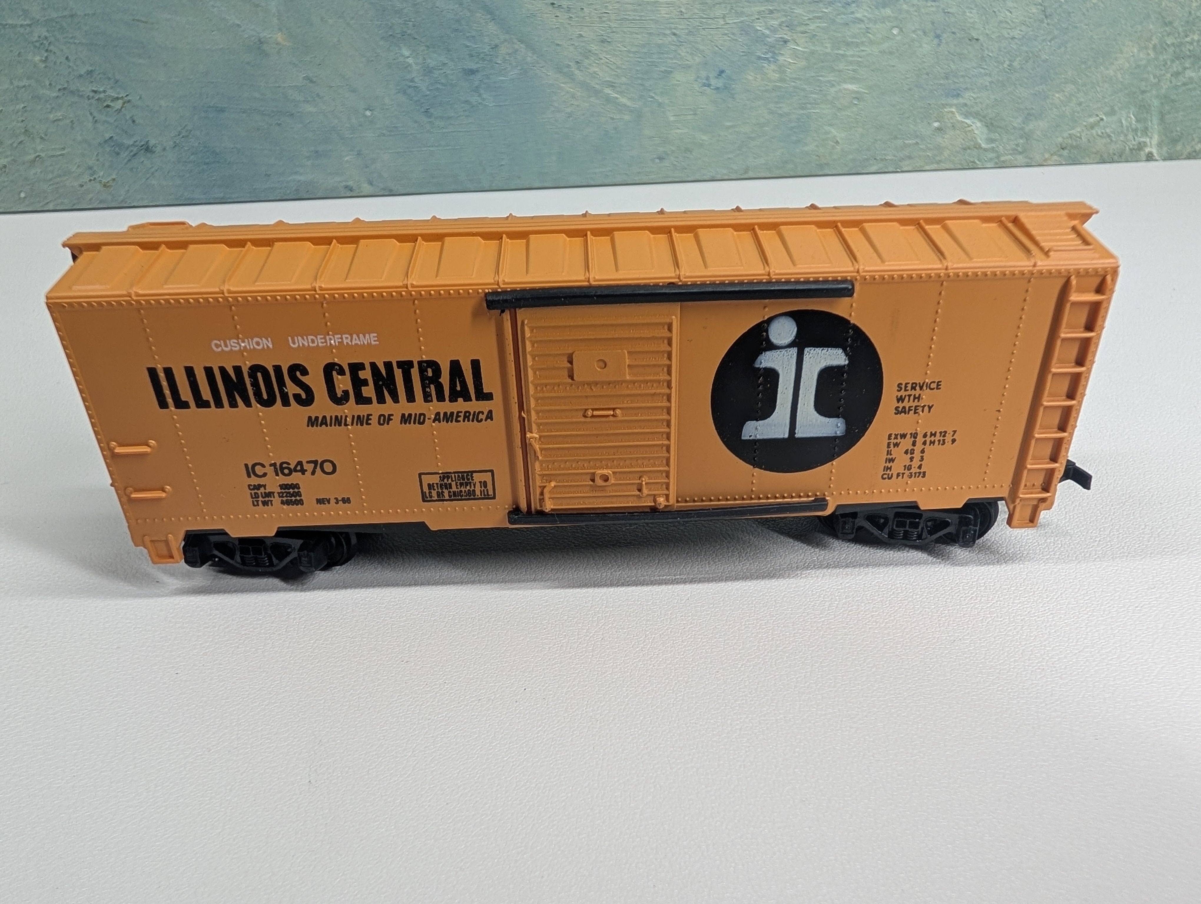 USED Tyco HO Scale 40' Box Car Illinois Central IC #16470