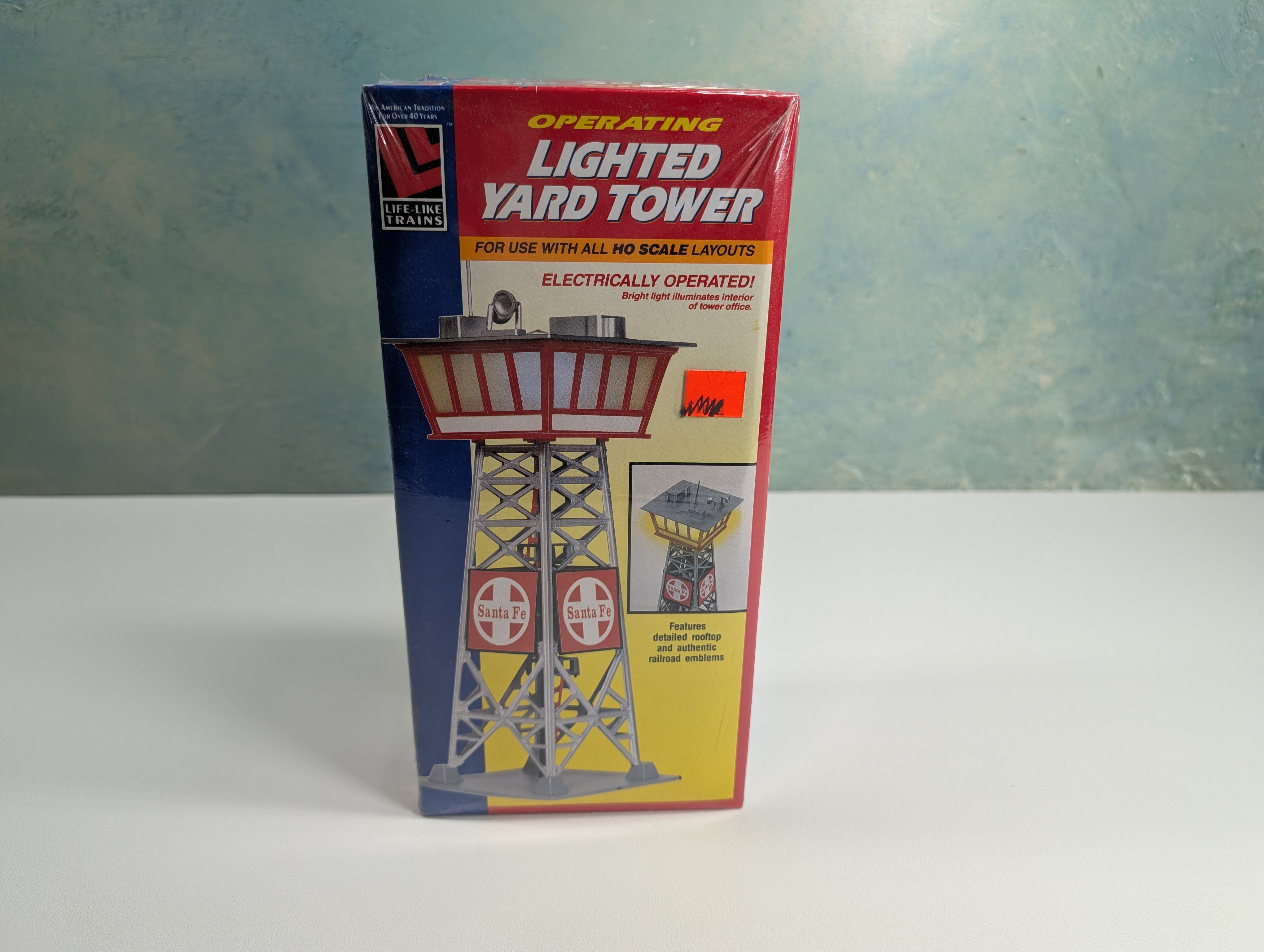 Life-Like 8208 HO Scale Operating Lighted Yard Tower (sealed)