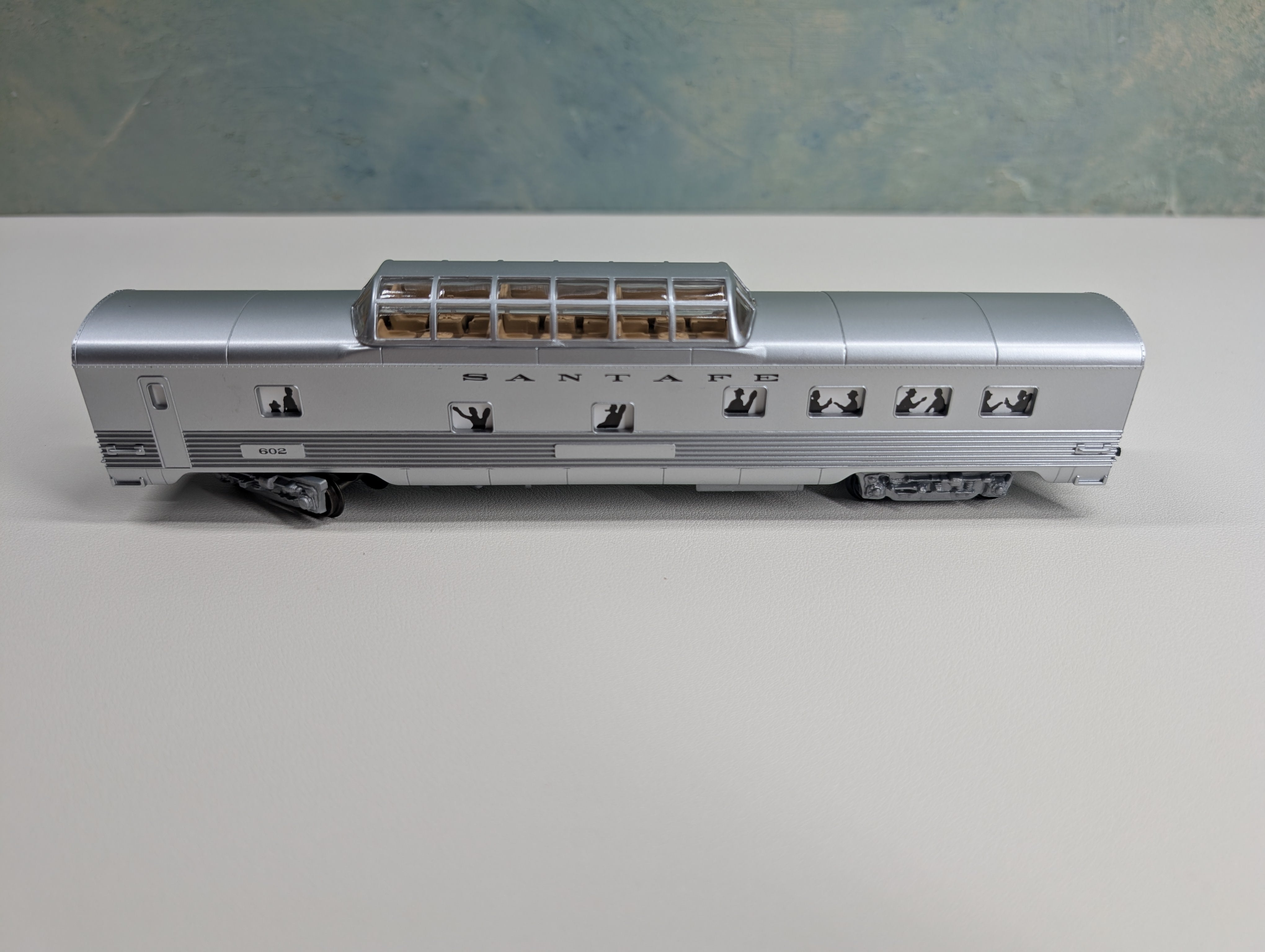 USED Life-Like 8056 HO Scale Lighted Diner Car Santa Fe #602