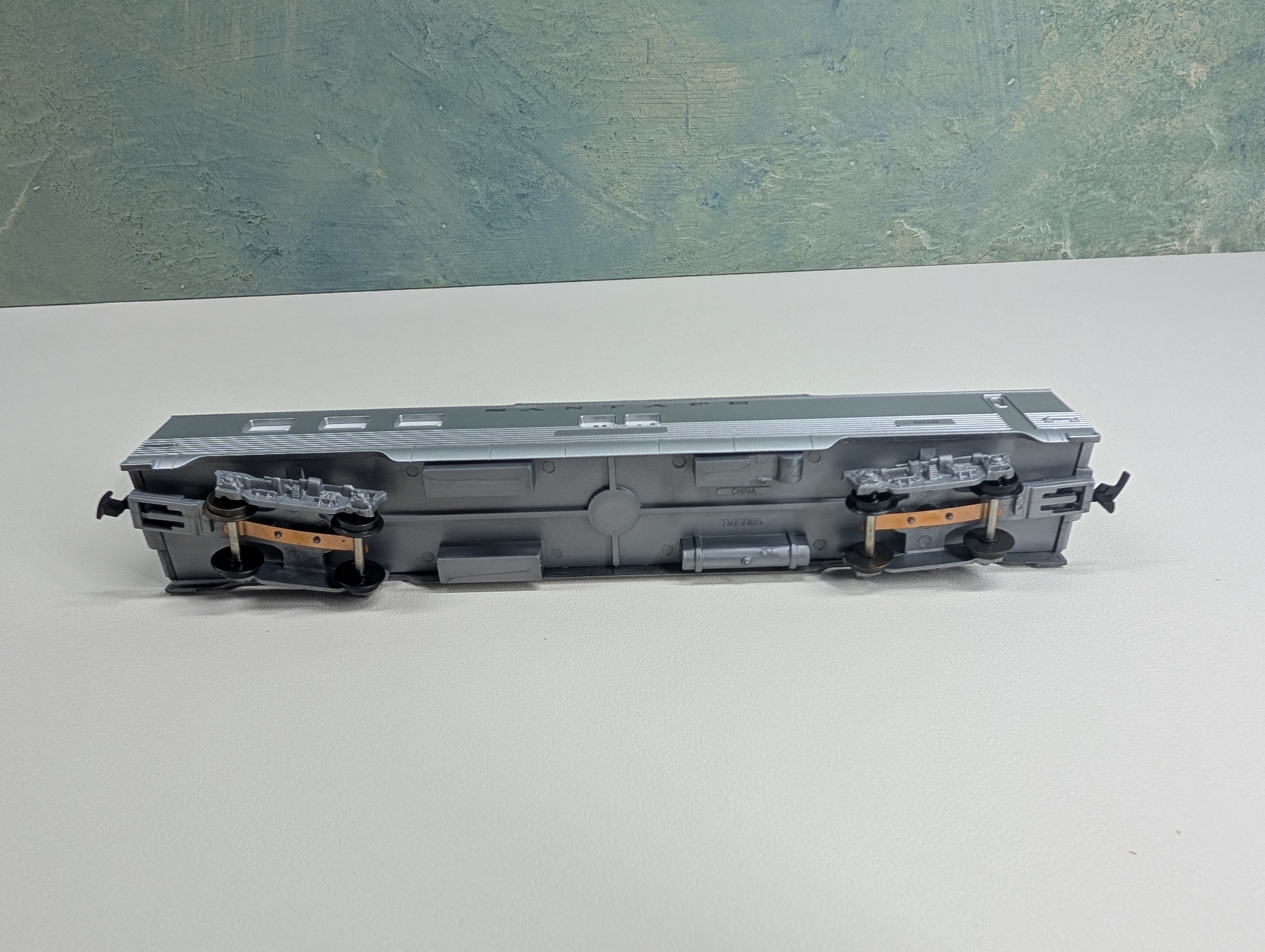 USED Life-Like 8056 HO Scale Lighted Diner Car Santa Fe #602