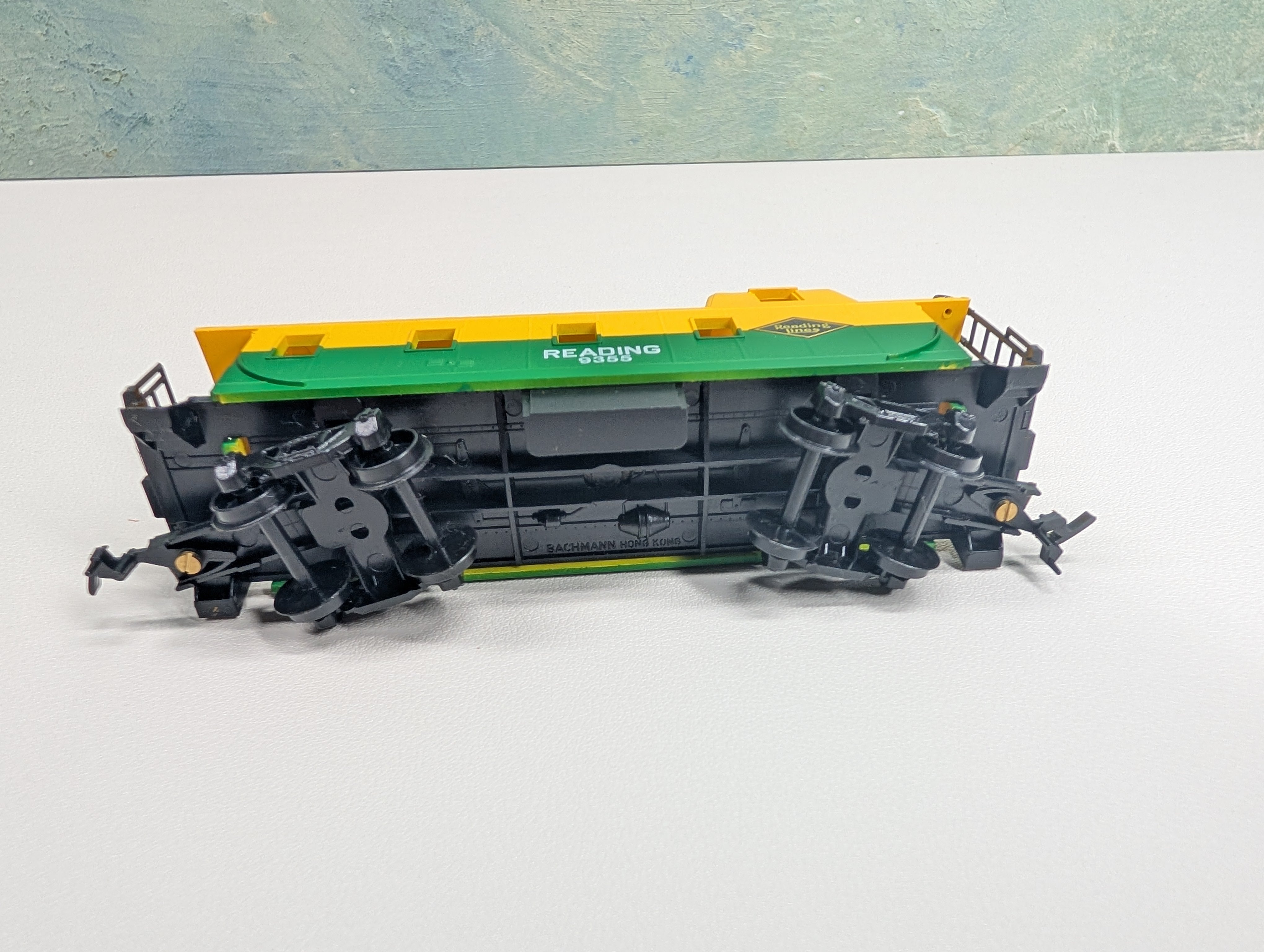 USED Bachmann 1041 HO Scale 36' Modern All Steel Caboose Reading #9355