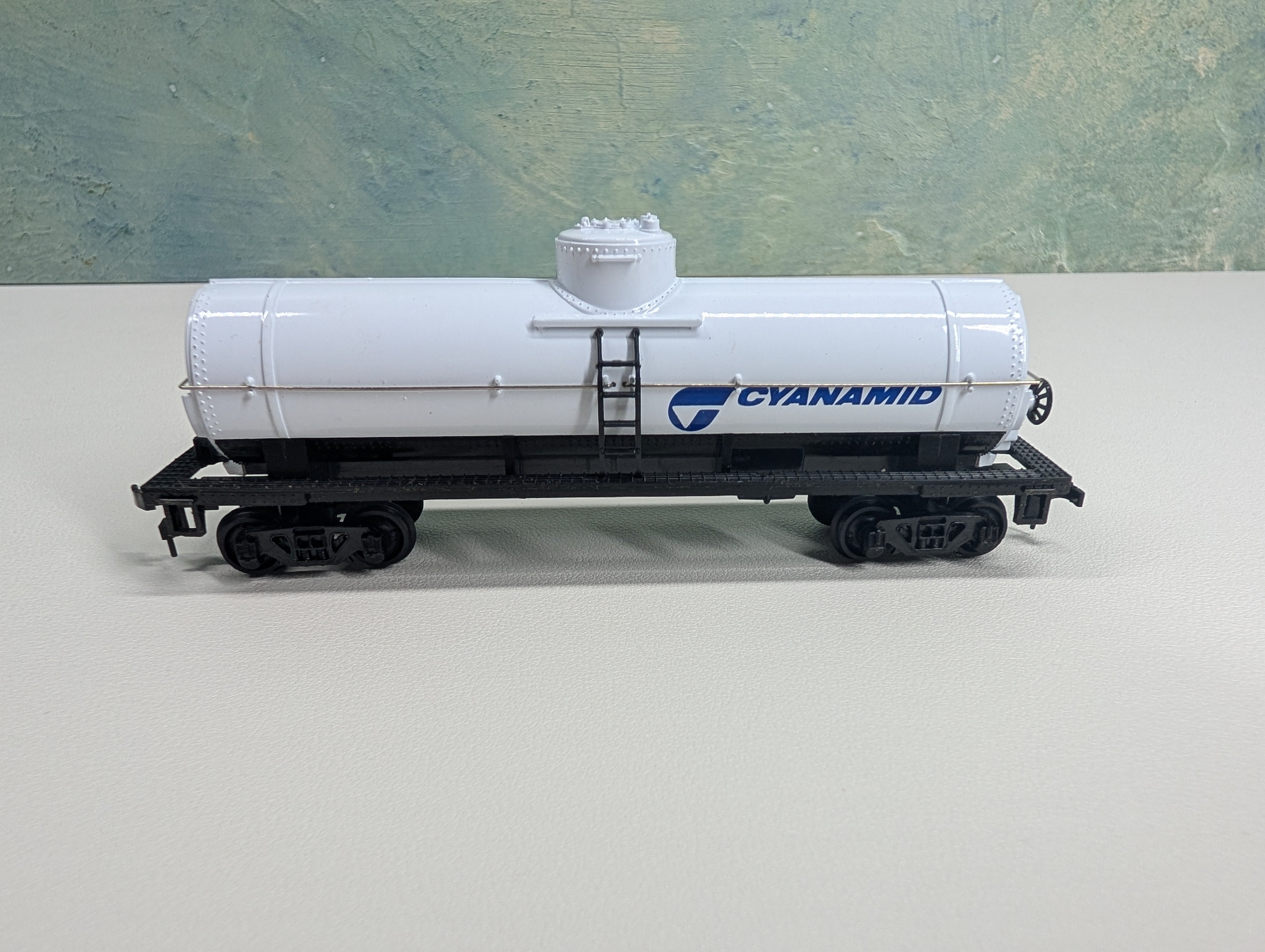 USED Bachmann HO Scale Single Dome Tank Car Cynamid