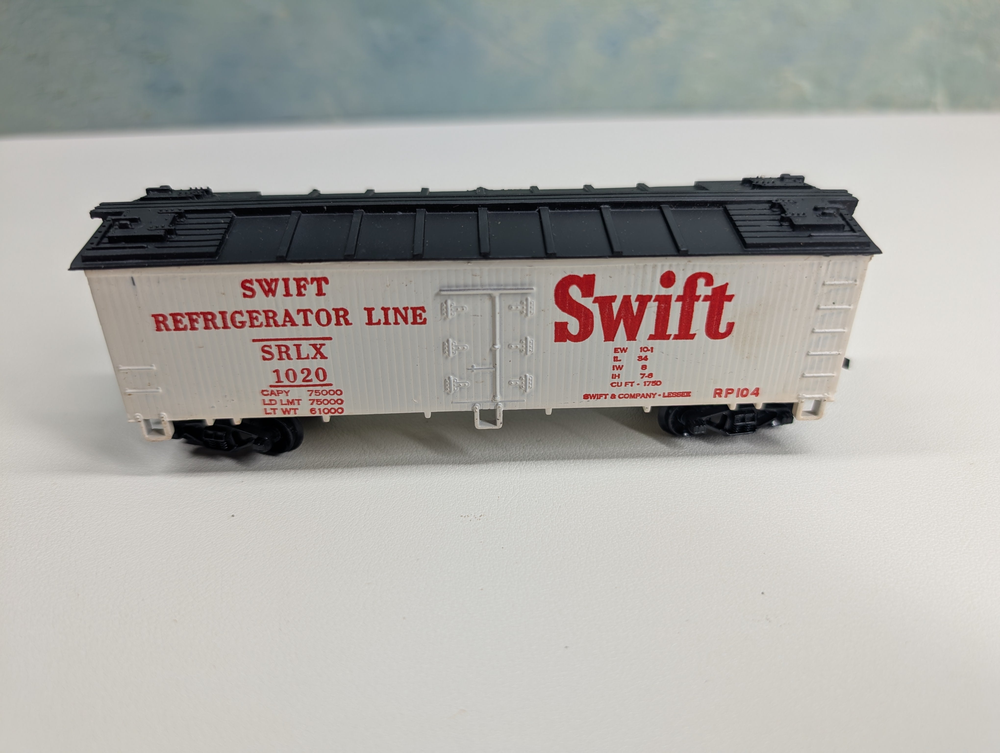 USED Life-Like HO Scale Reefer Swift Refrigerator Line SRLX #1020