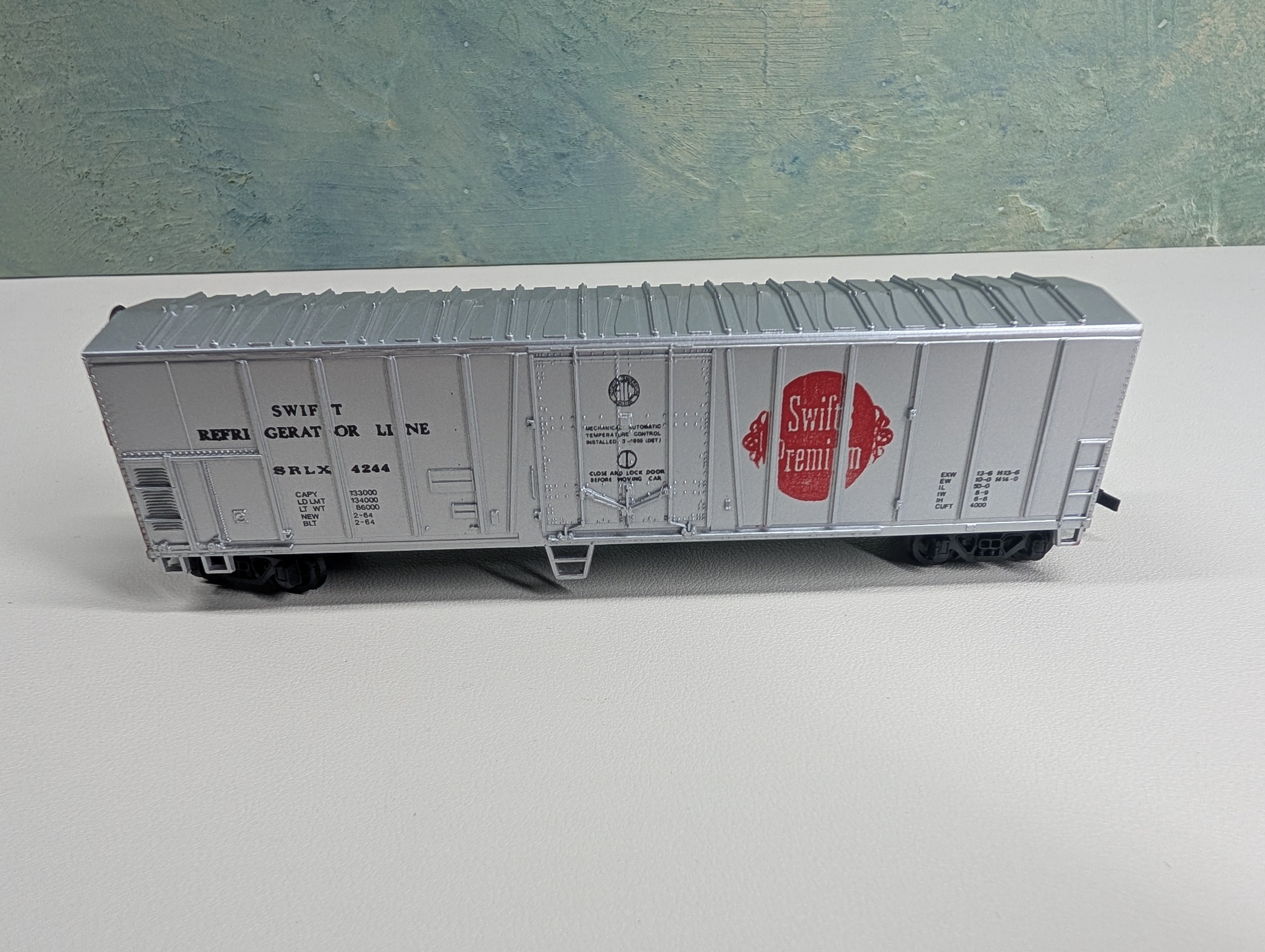 USED Bachmann HO Scale 50' Box Car Swift #4244