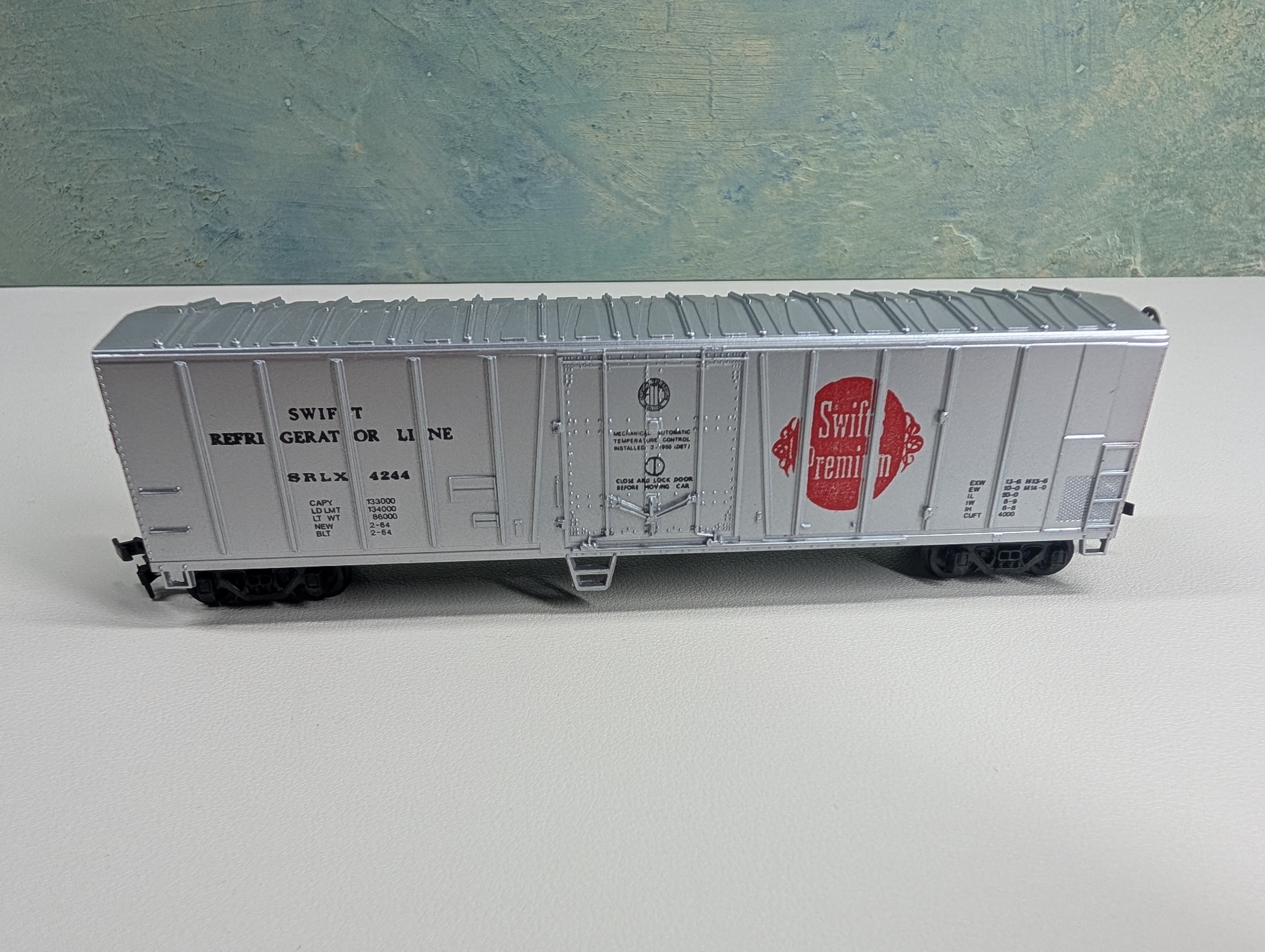 USED Bachmann HO Scale 50' Box Car Swift #4244
