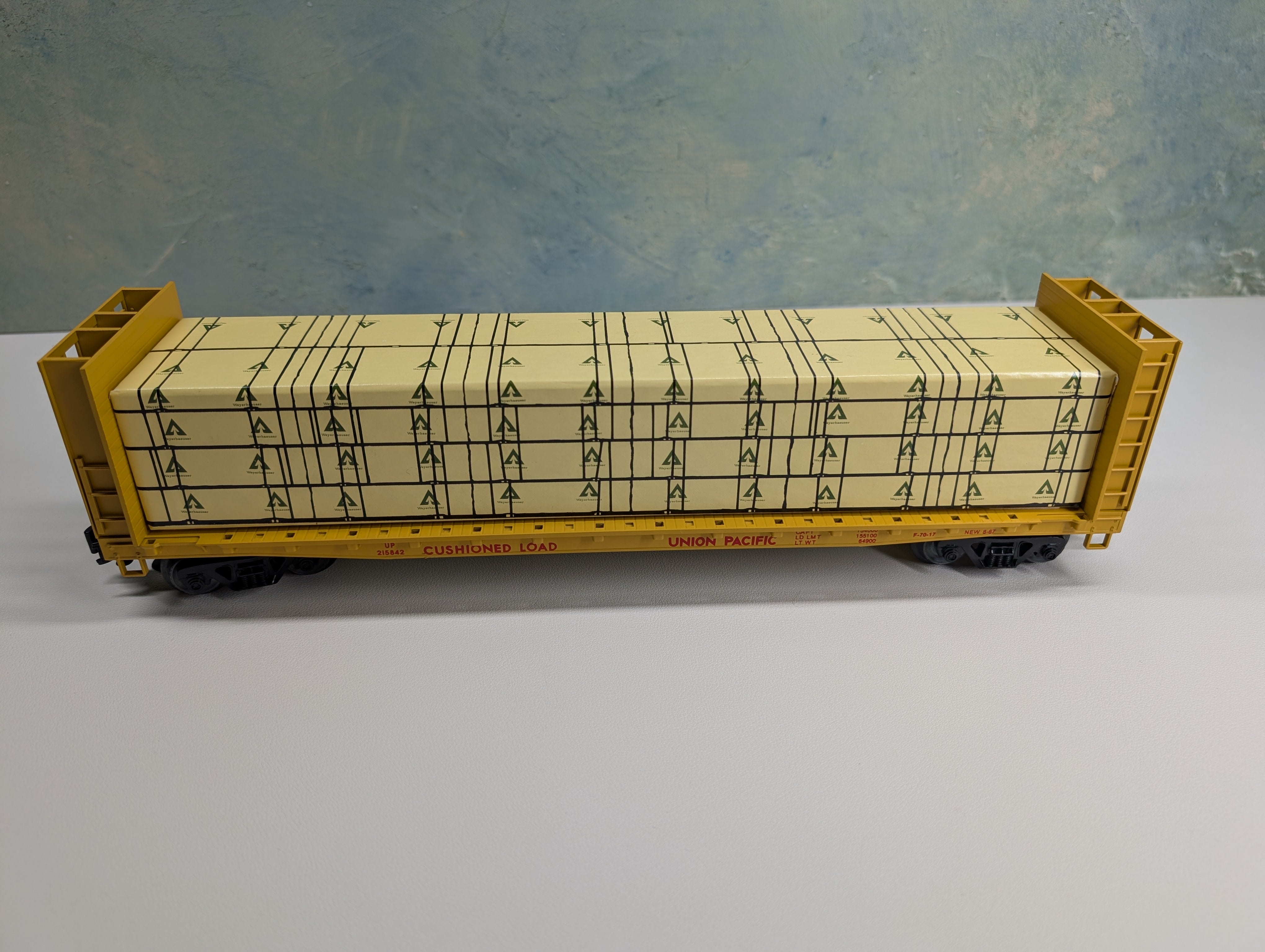 USED Weaver O Bulkhead Flat Car w/ Load, 3 Rail Union Pacific #215842