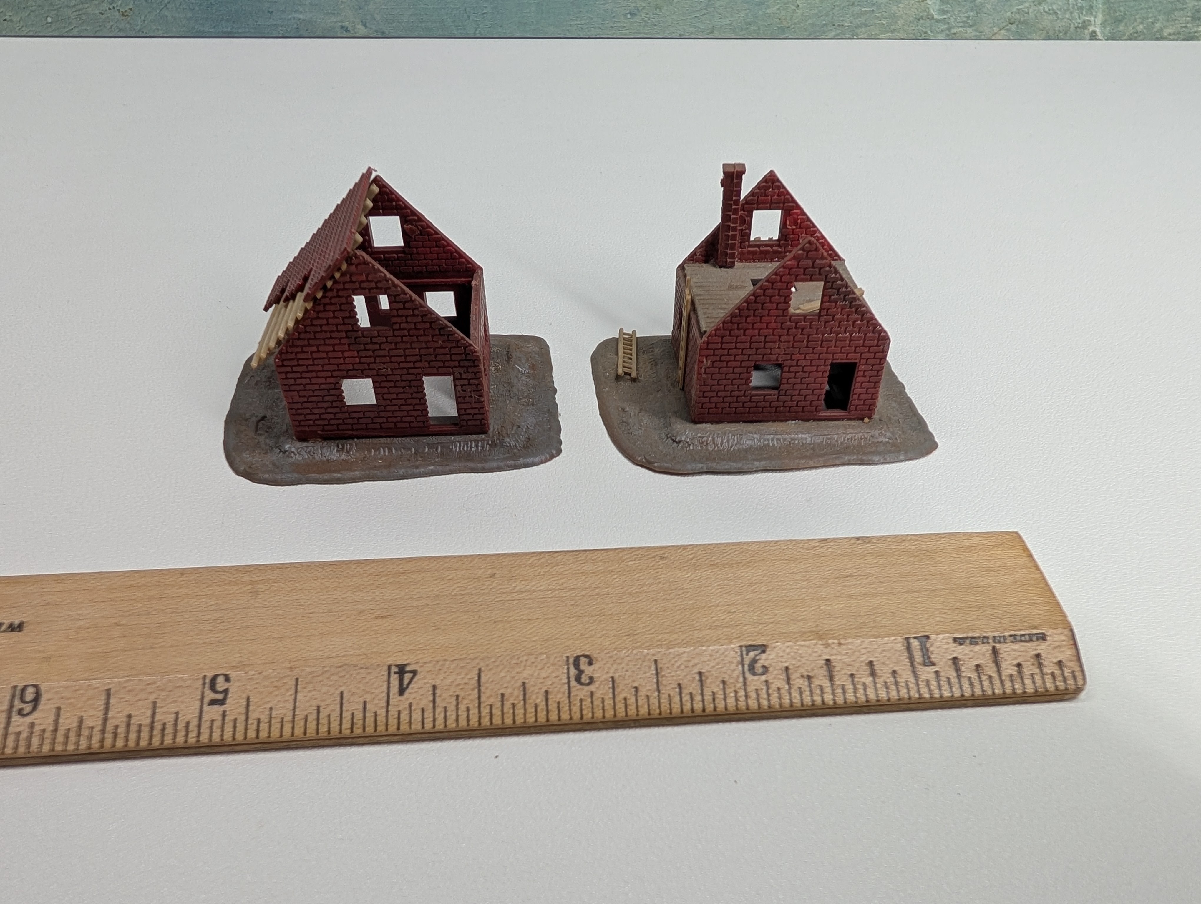 USED N Scale Set of Homes Under Construction (2 pcs)