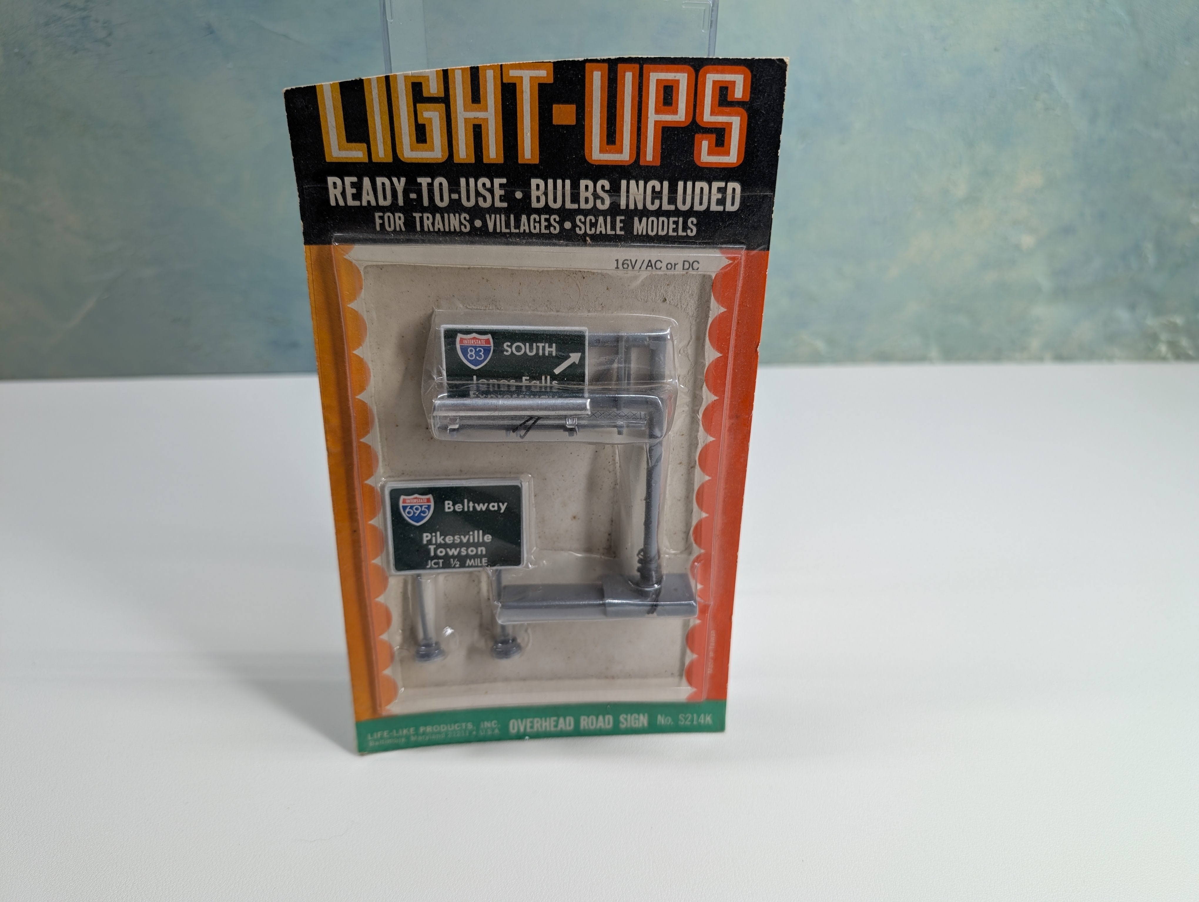 USED Life-Like S214K HO Scale Overhead Highway Signs, Light-UPs
