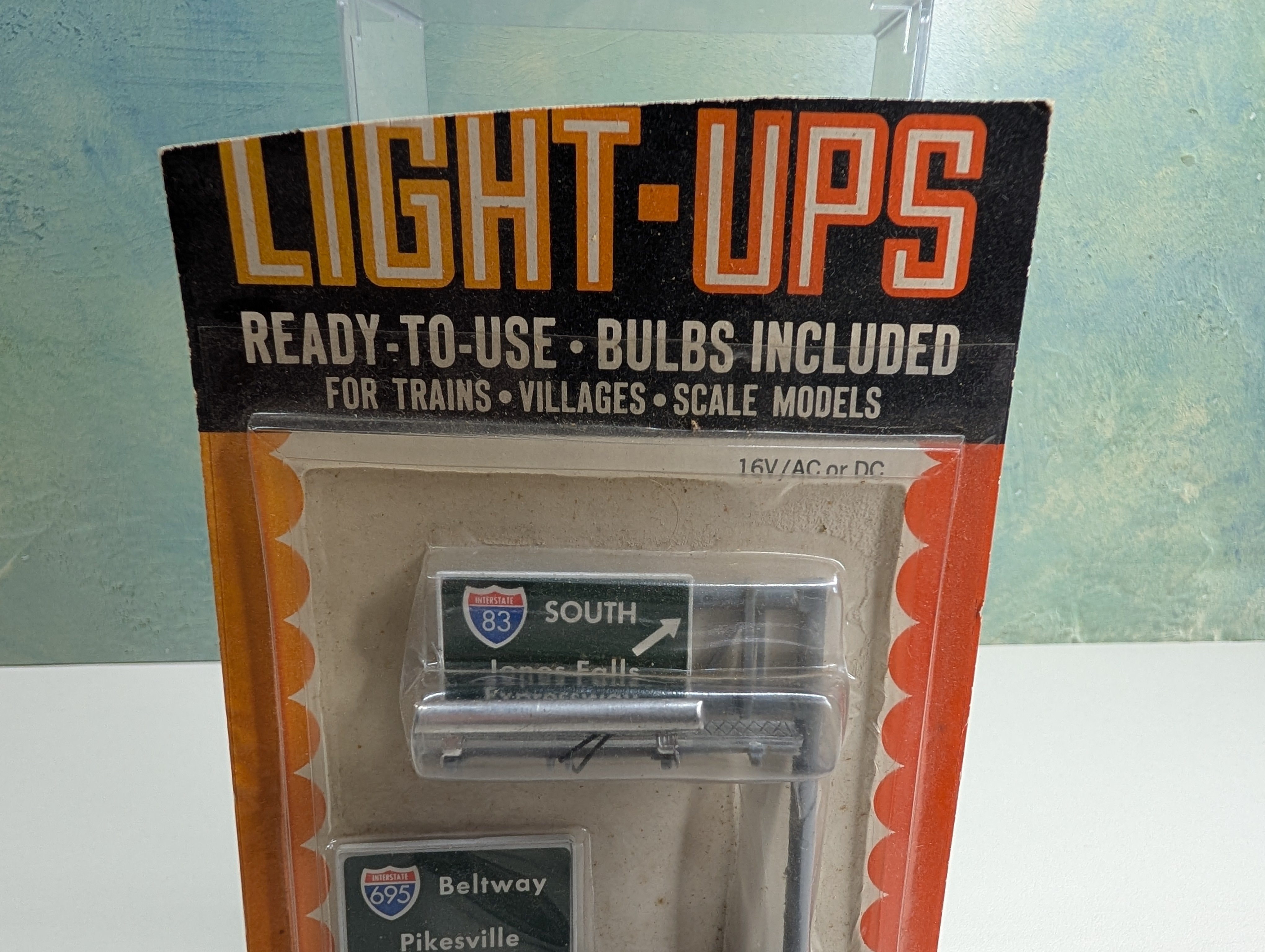 USED Life-Like S214K HO Scale Overhead Highway Signs, Light-UPs