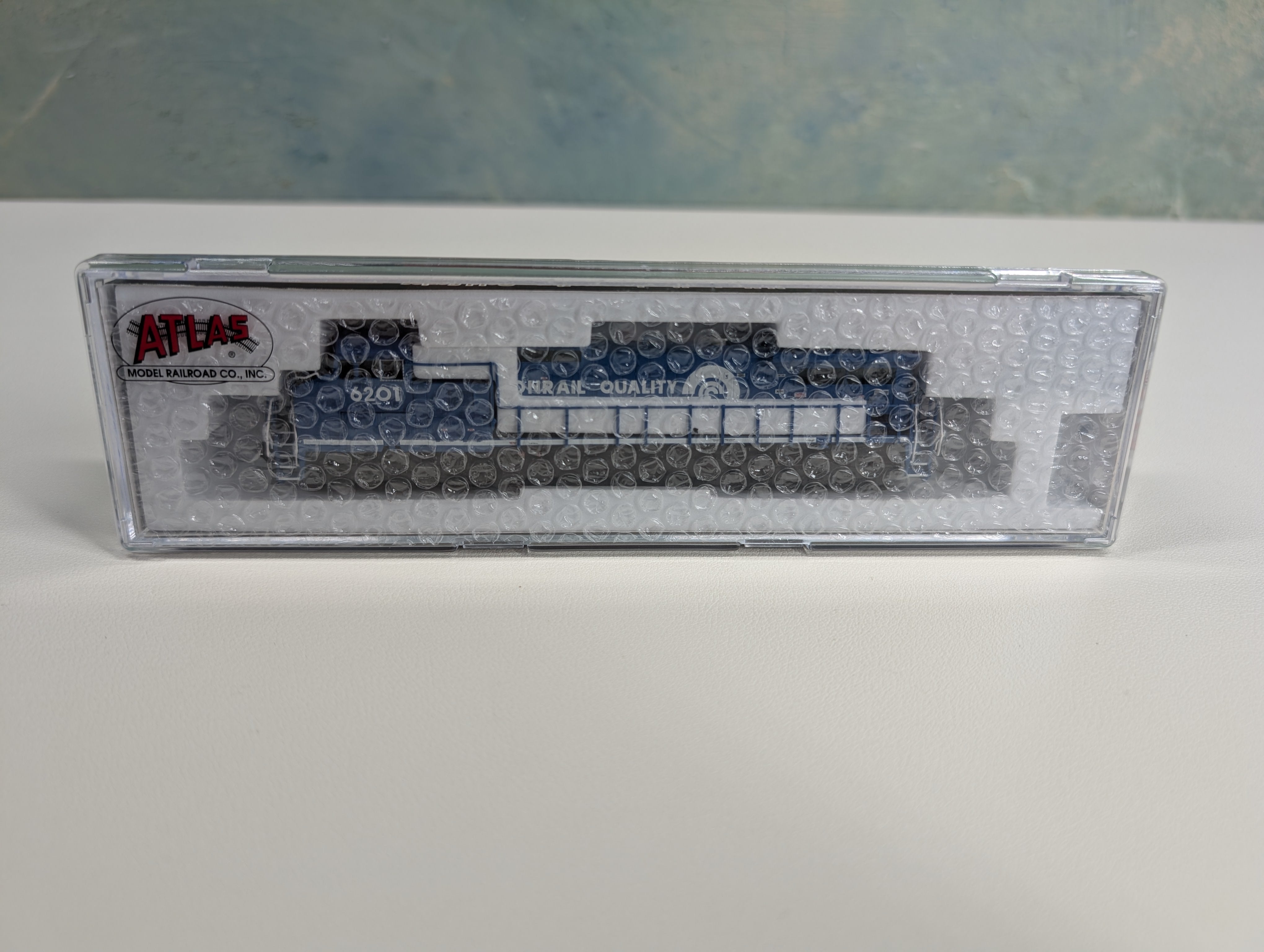 Atlas 40005850 N Scale Dash 8-40CW Diesel Locomotive Conrail Quality #6201 Gold ESU LokSound 5