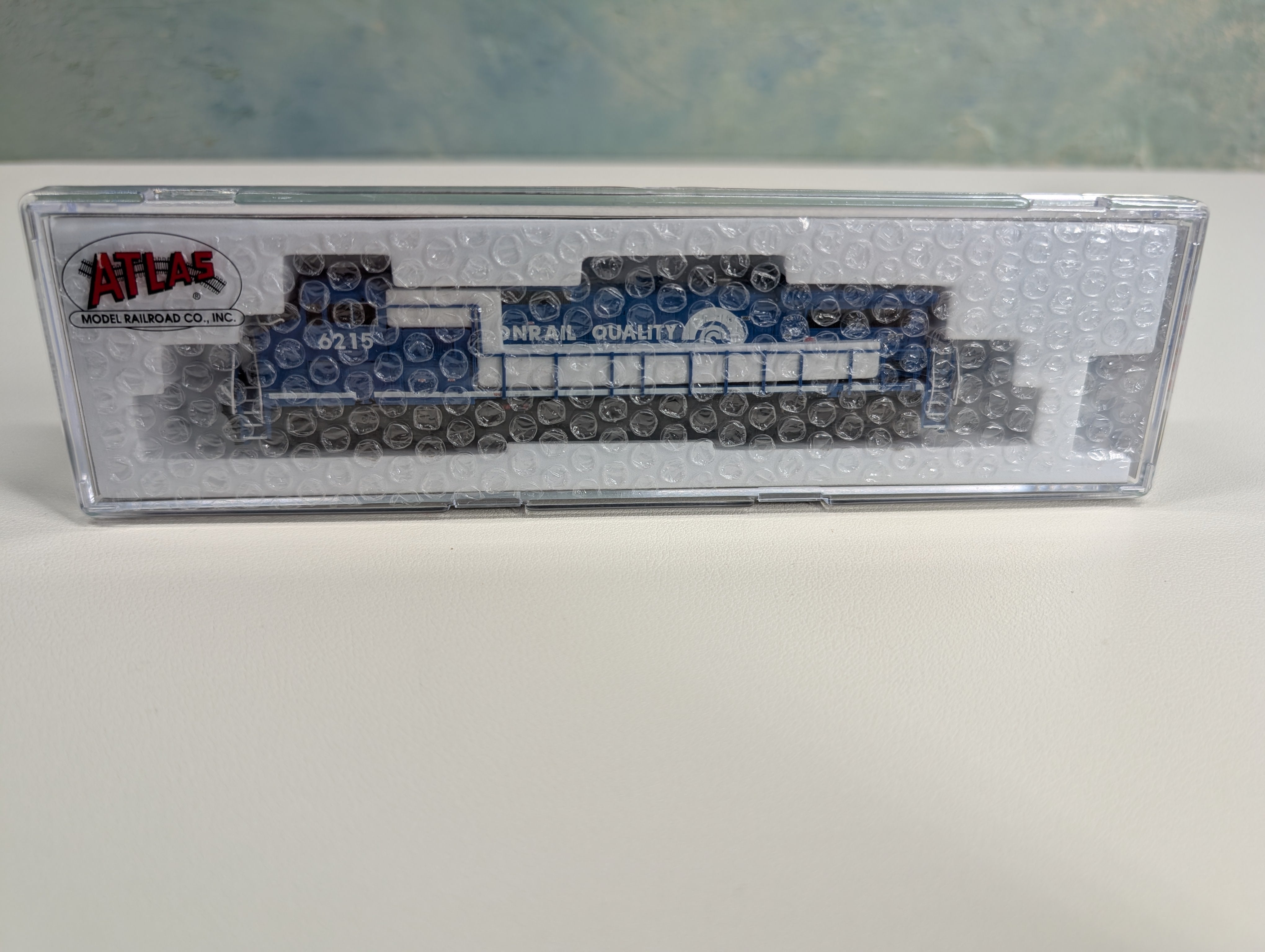 Atlas 40005851 N Scale Dash 8-40CW Diesel Locomotive Conrail Quality #6215 Gold ESU LokSound 5