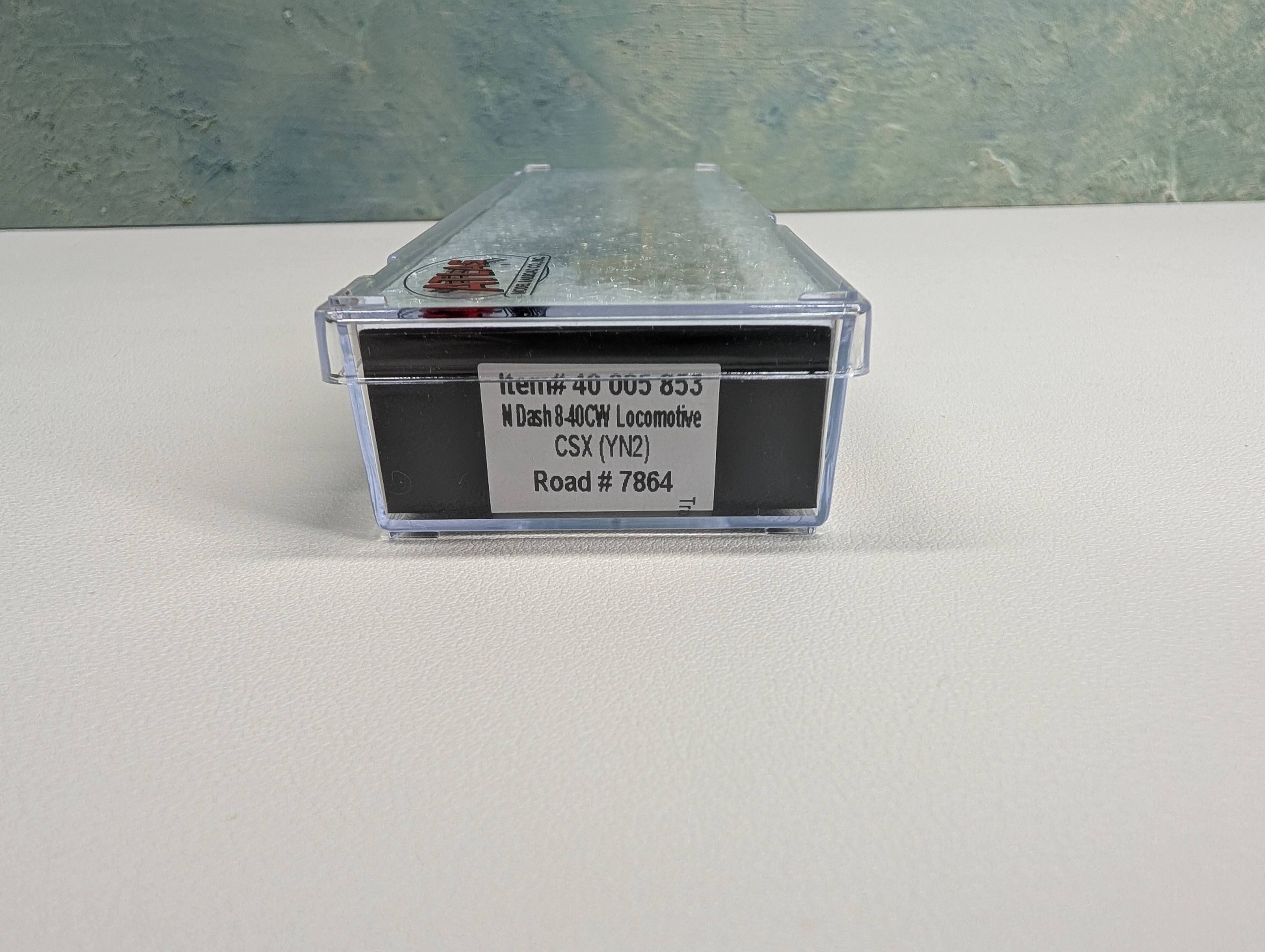 Atlas 40005853 N Scale Dash 8-40CW Diesel Locomotive CSX #7864 YN2 Gold ESU LokSound 5