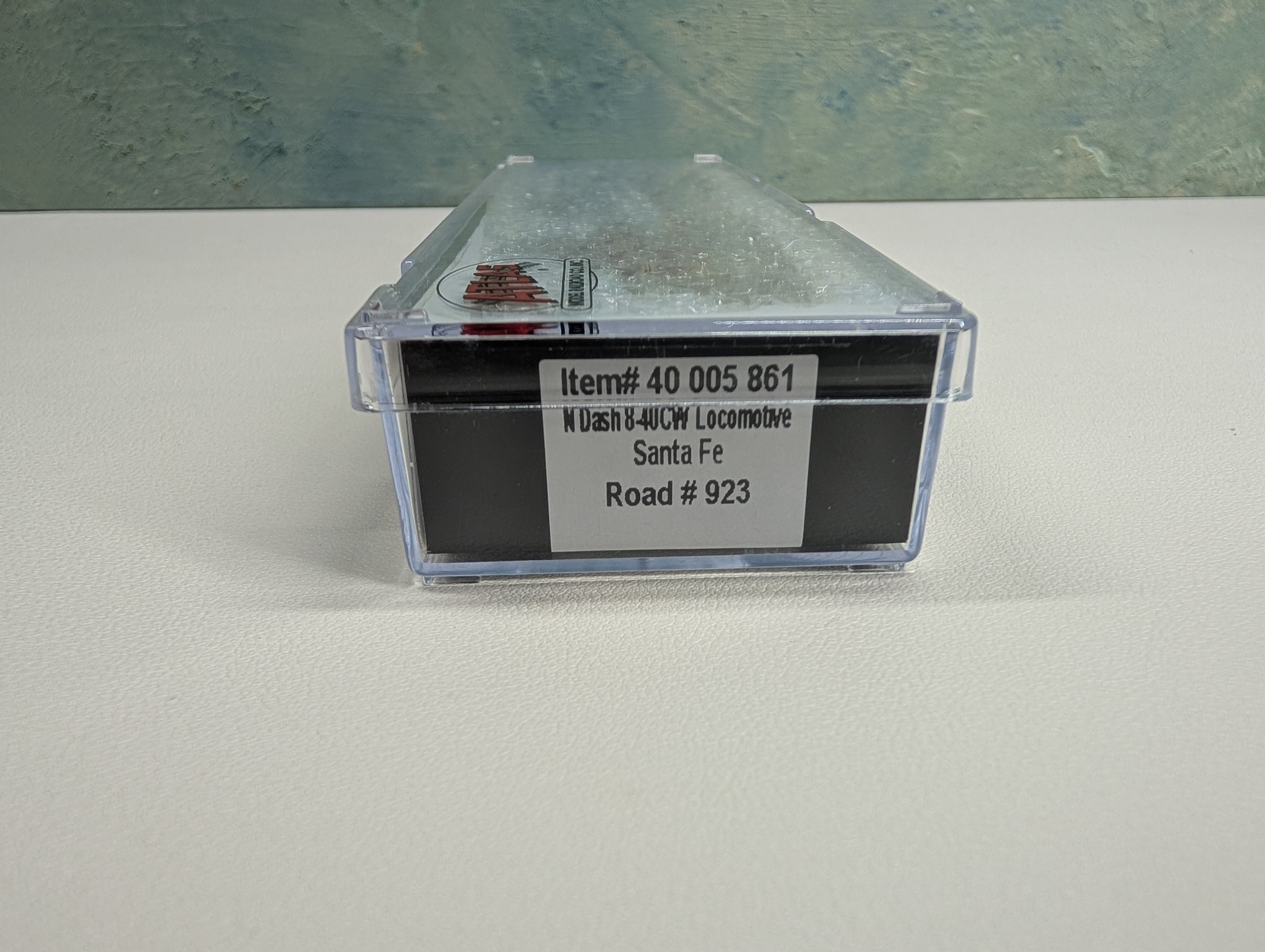 Atlas 40005861 N Scale Dash 8-40CW Diesel Locomotive Santa Fe #923 Gold ESU LokSound 5