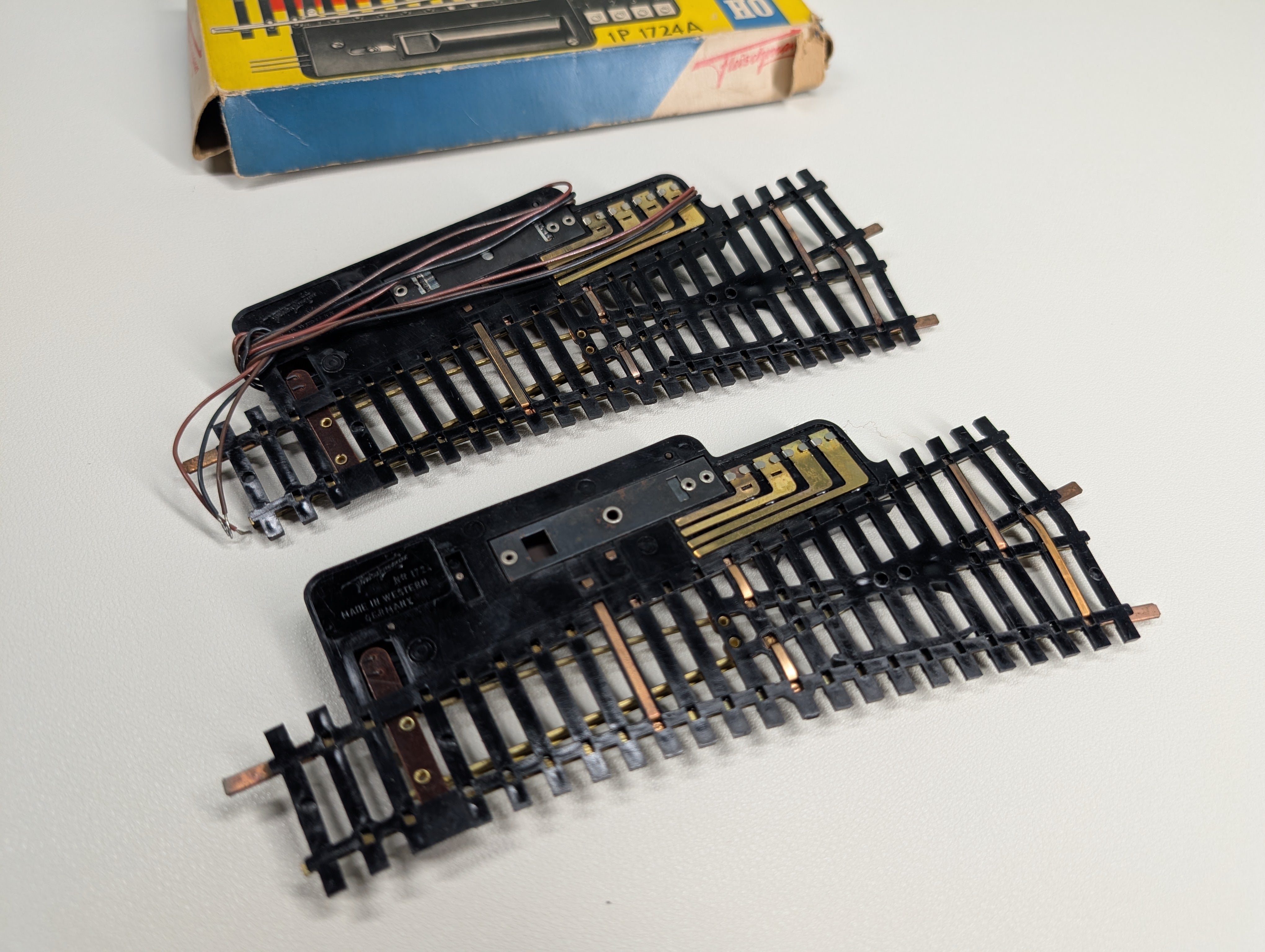 USED Fleischmann 1724A HO Scale Super Switches, Left Hand Turnouts (2 pcs)