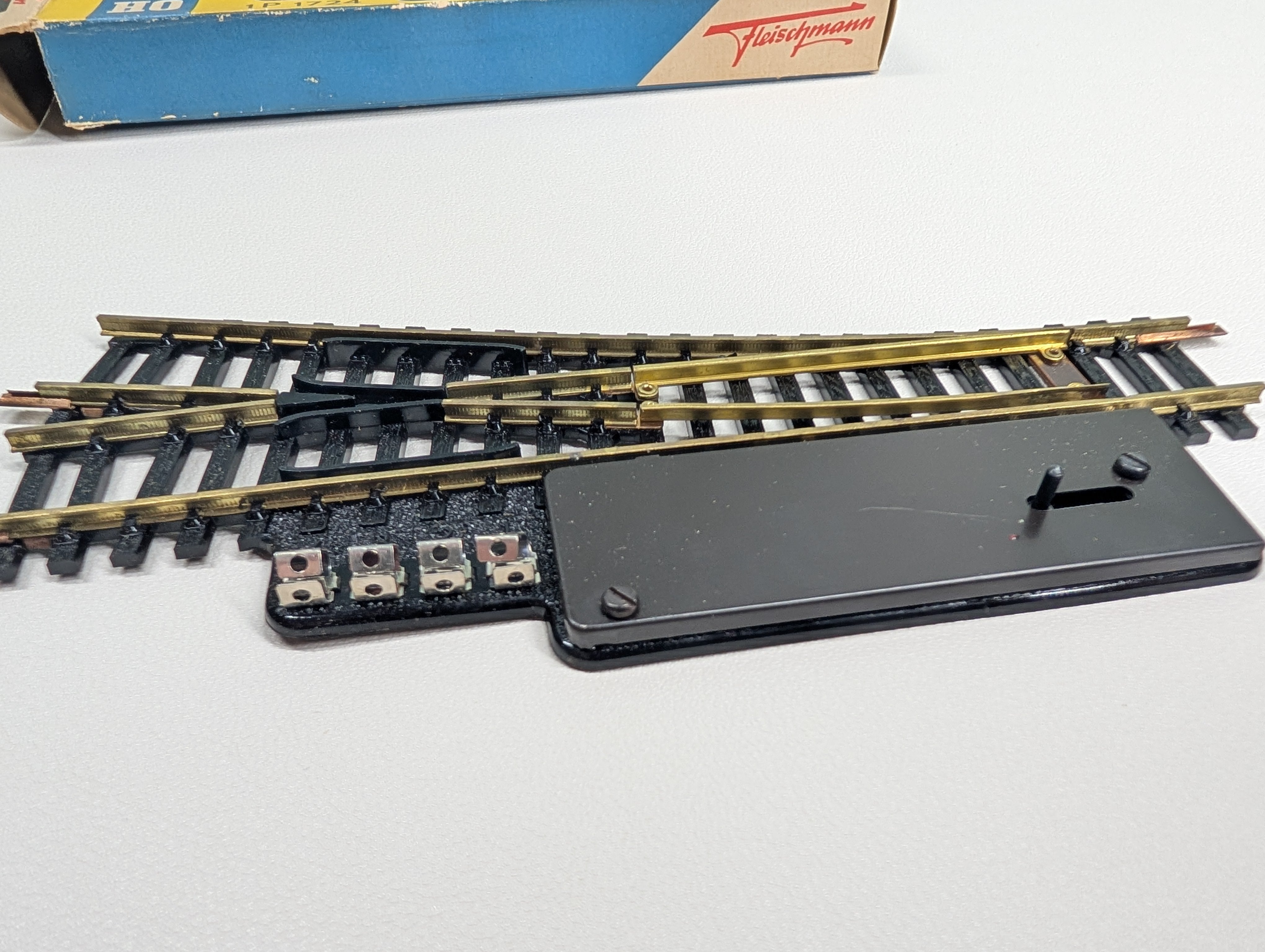 USED Fleischmann 1724A HO Scale Super Switches, Right Hand Turnouts (2 pcs)