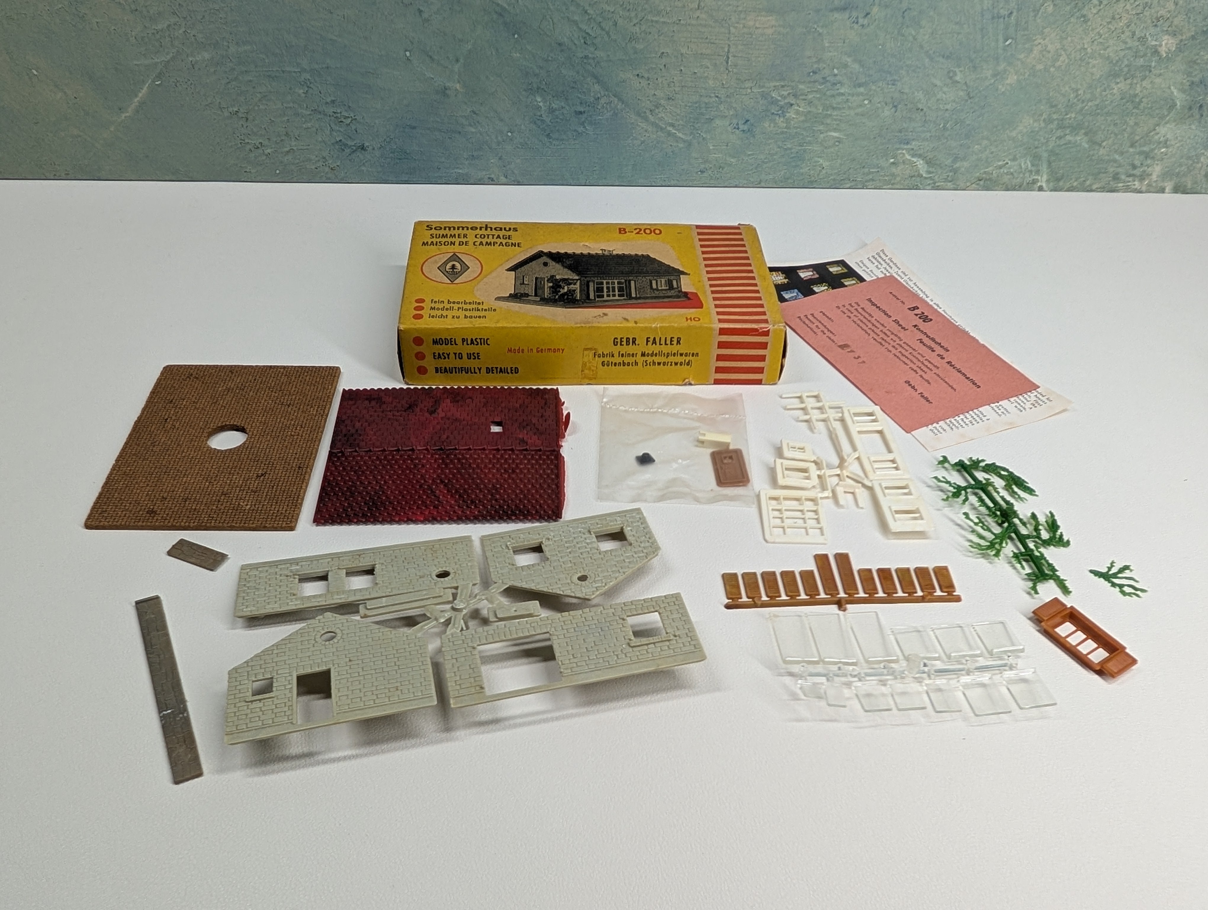 USED Faller B-200 HO Scale Summer Cottage House