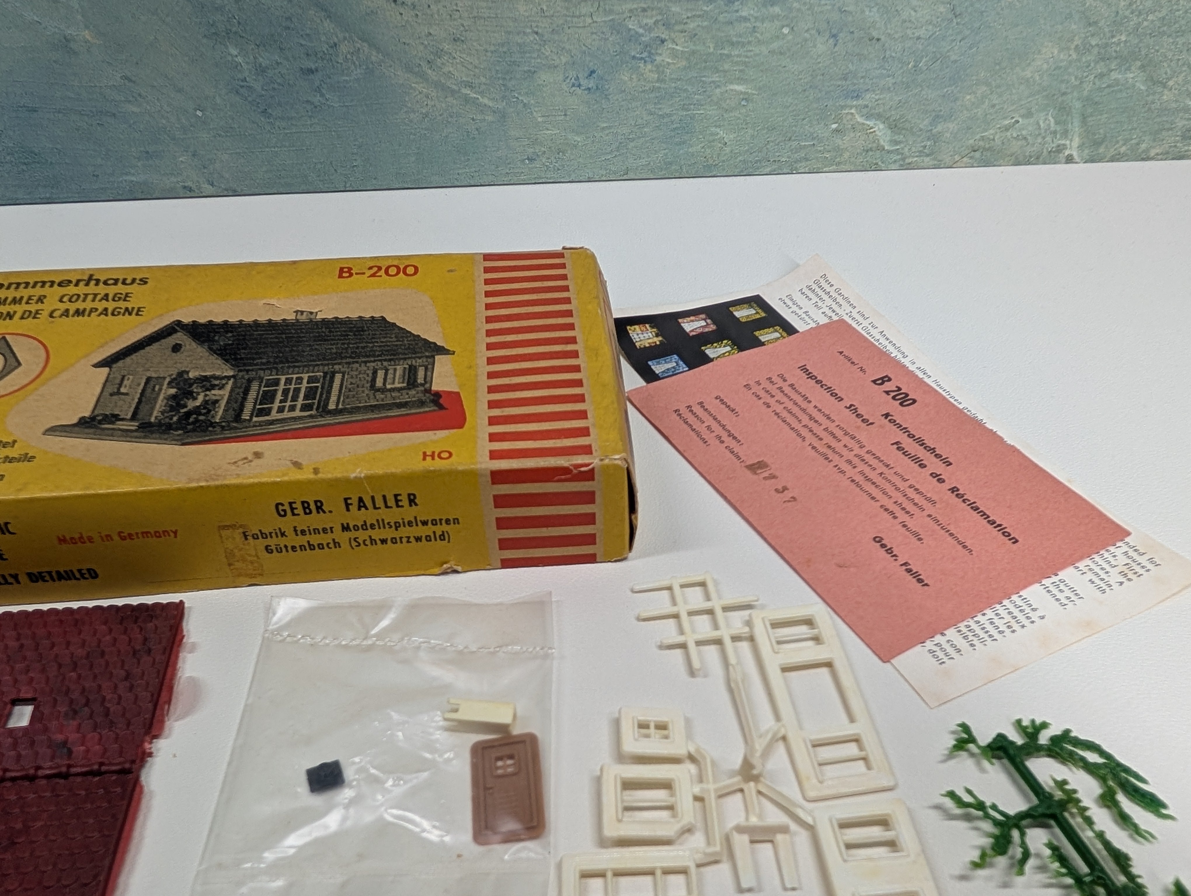 USED Faller B-200 HO Scale Summer Cottage House