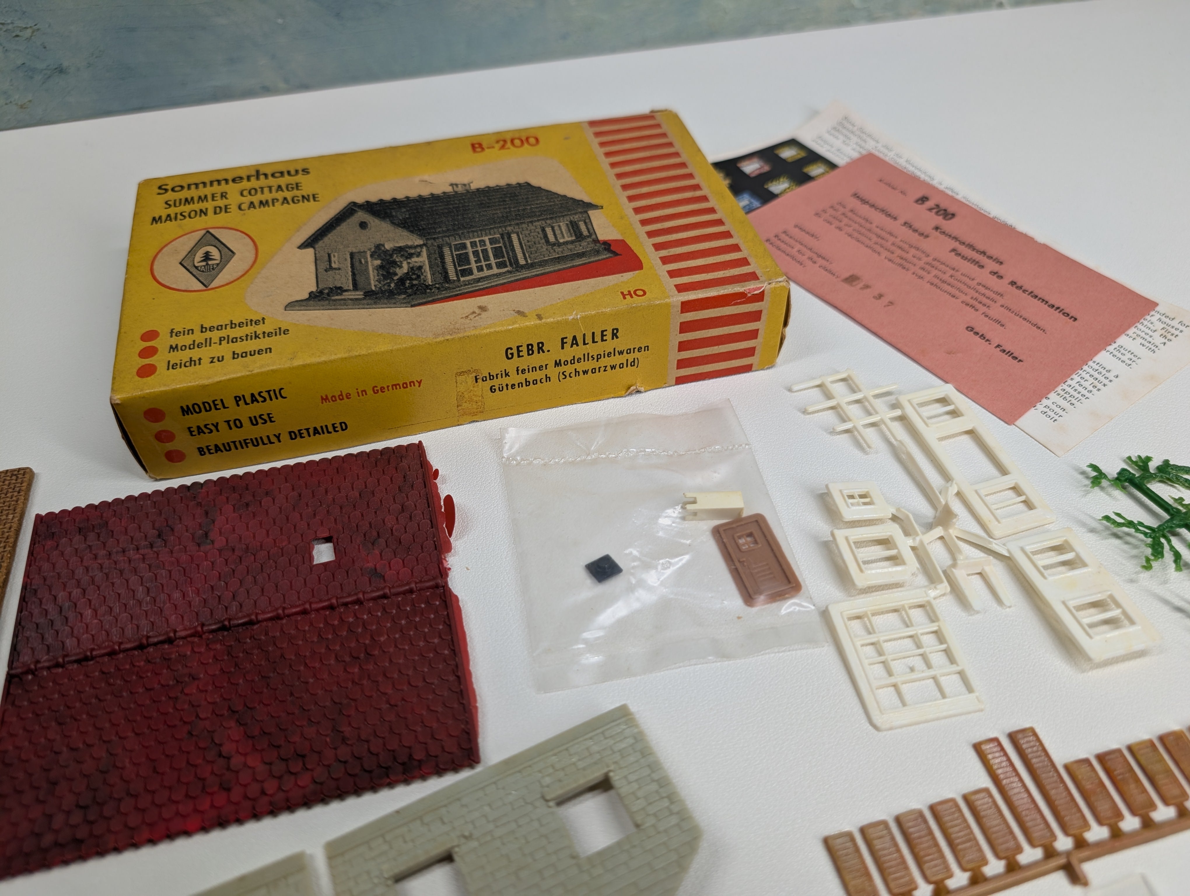 USED Faller B-200 HO Scale Summer Cottage House