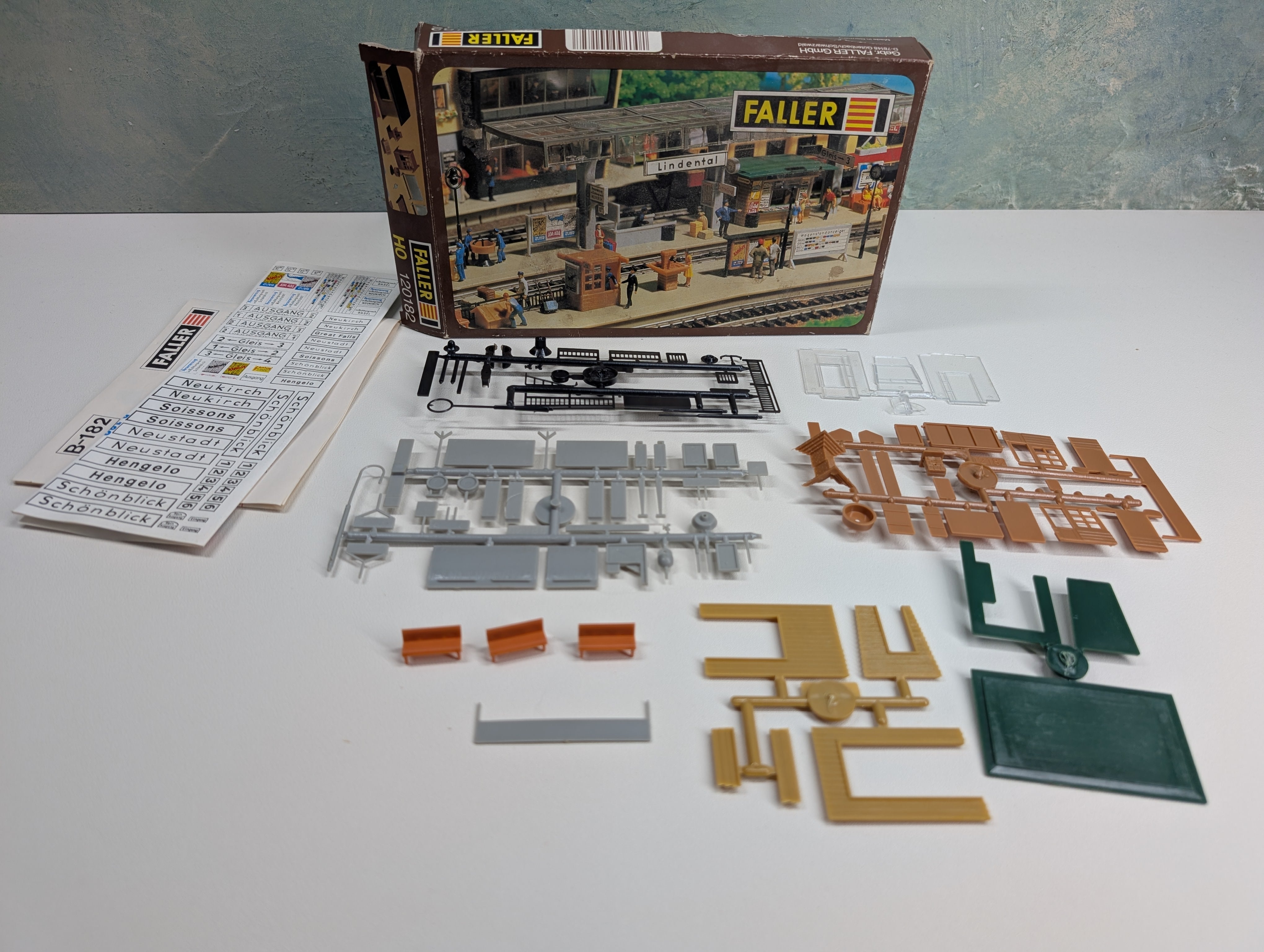 USED Faller 120182 HO Scale Platform Accessories