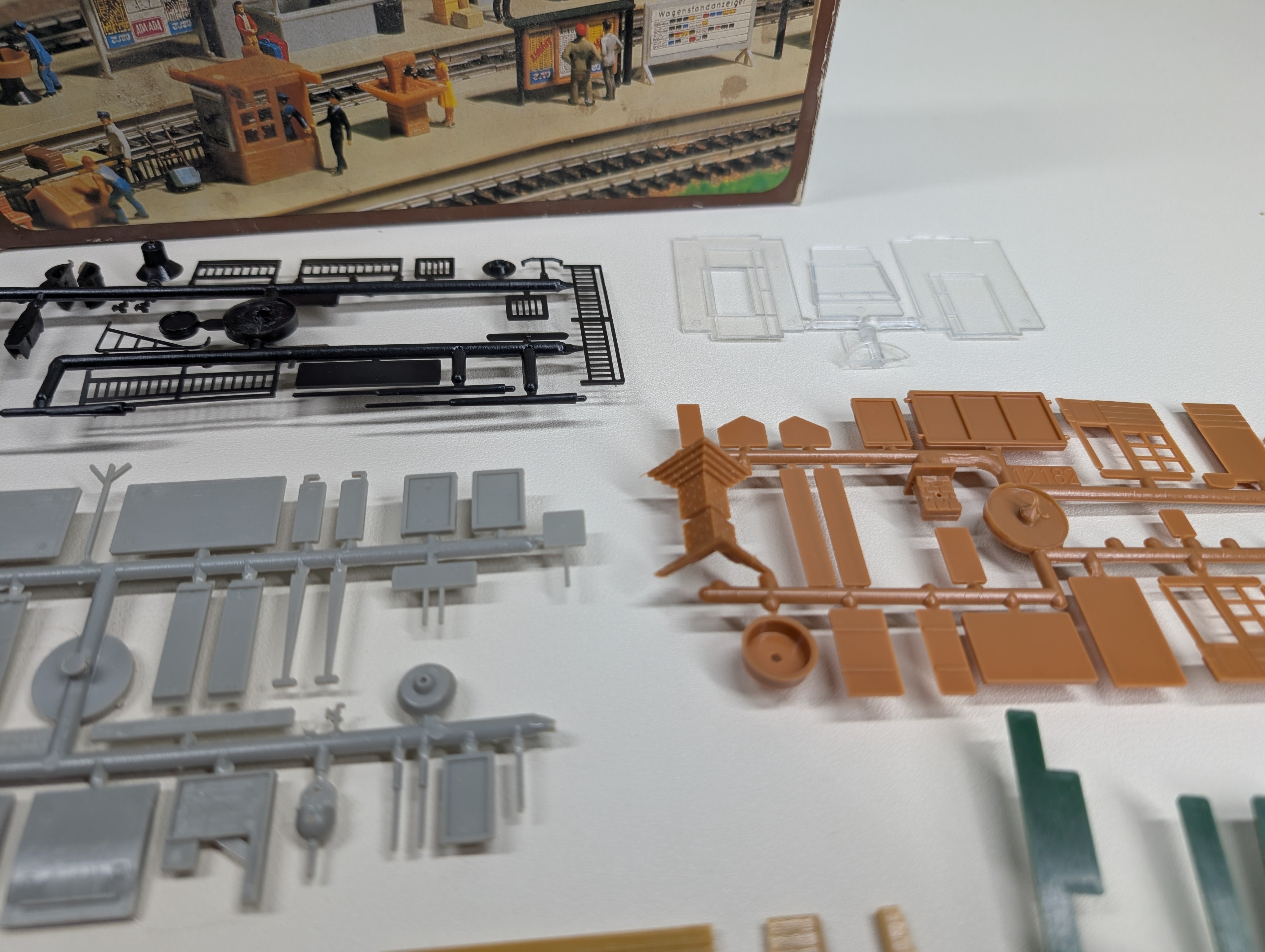 USED Faller 120182 HO Scale Platform Accessories