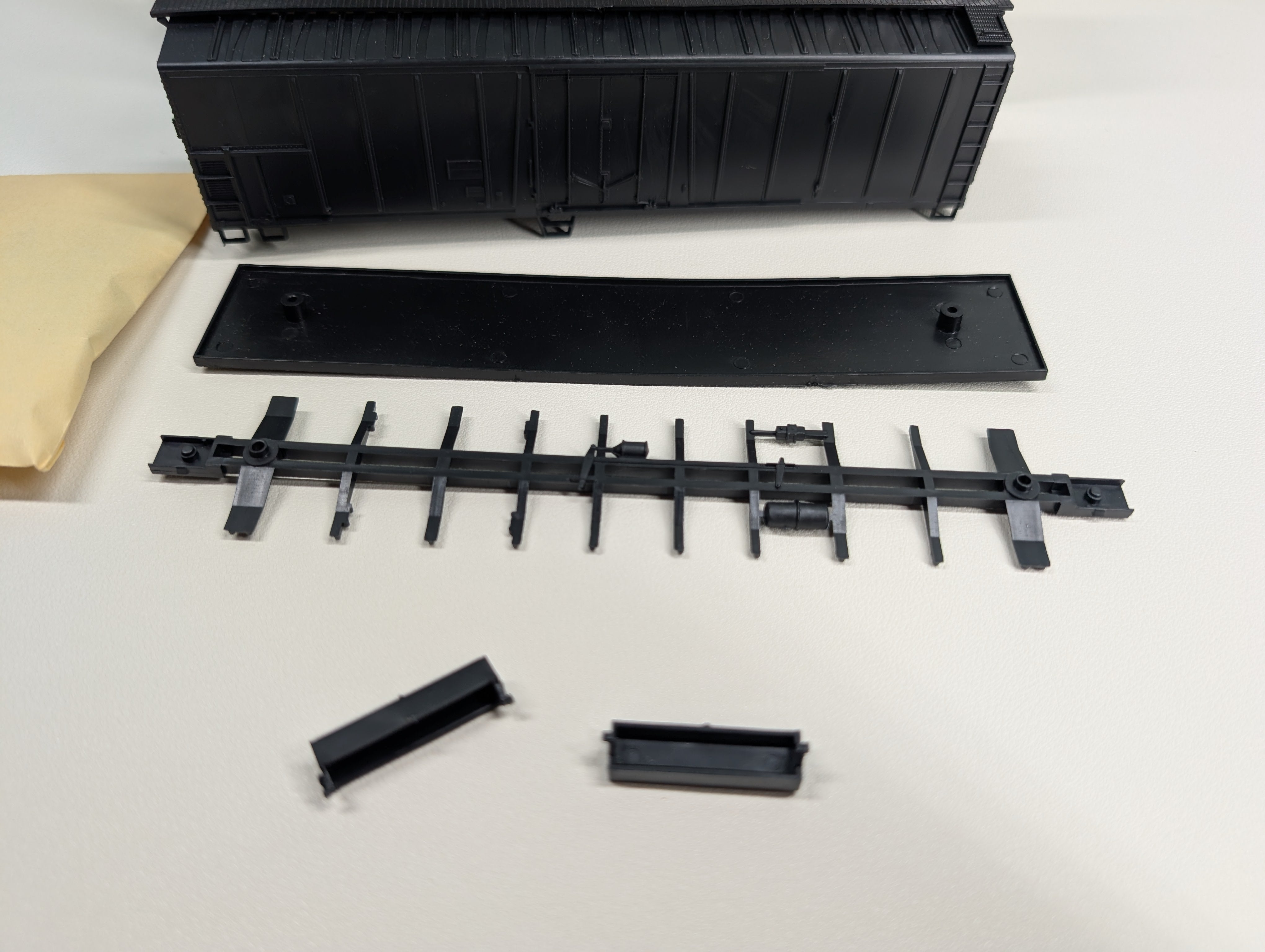 USED Athearn HO Scale 50' Outside Braced Reefer Undecorated Black