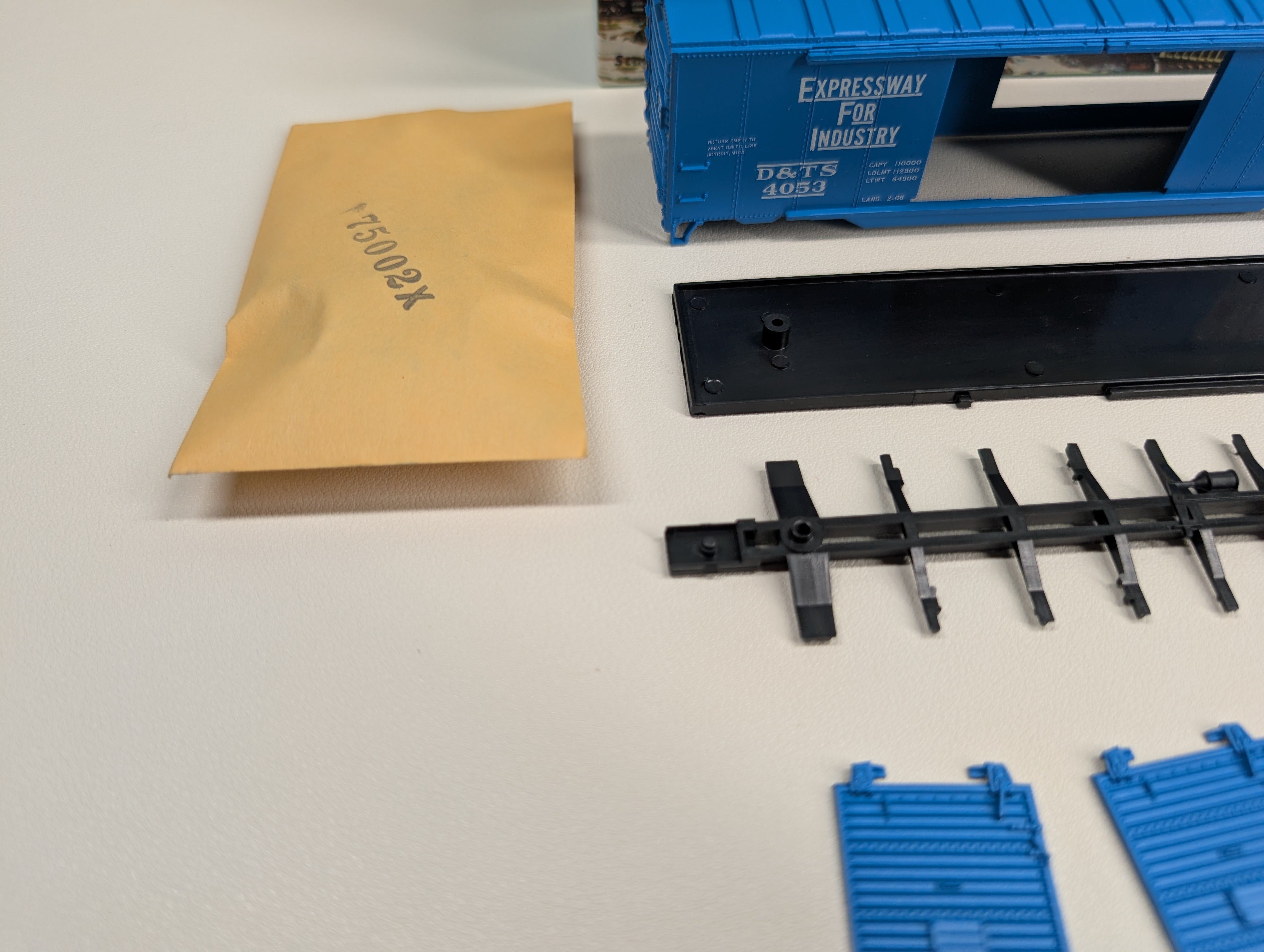 USED Athearn HO Scale 50' DD Box Car Detroit and Toledo Shore Line D&TS #4056