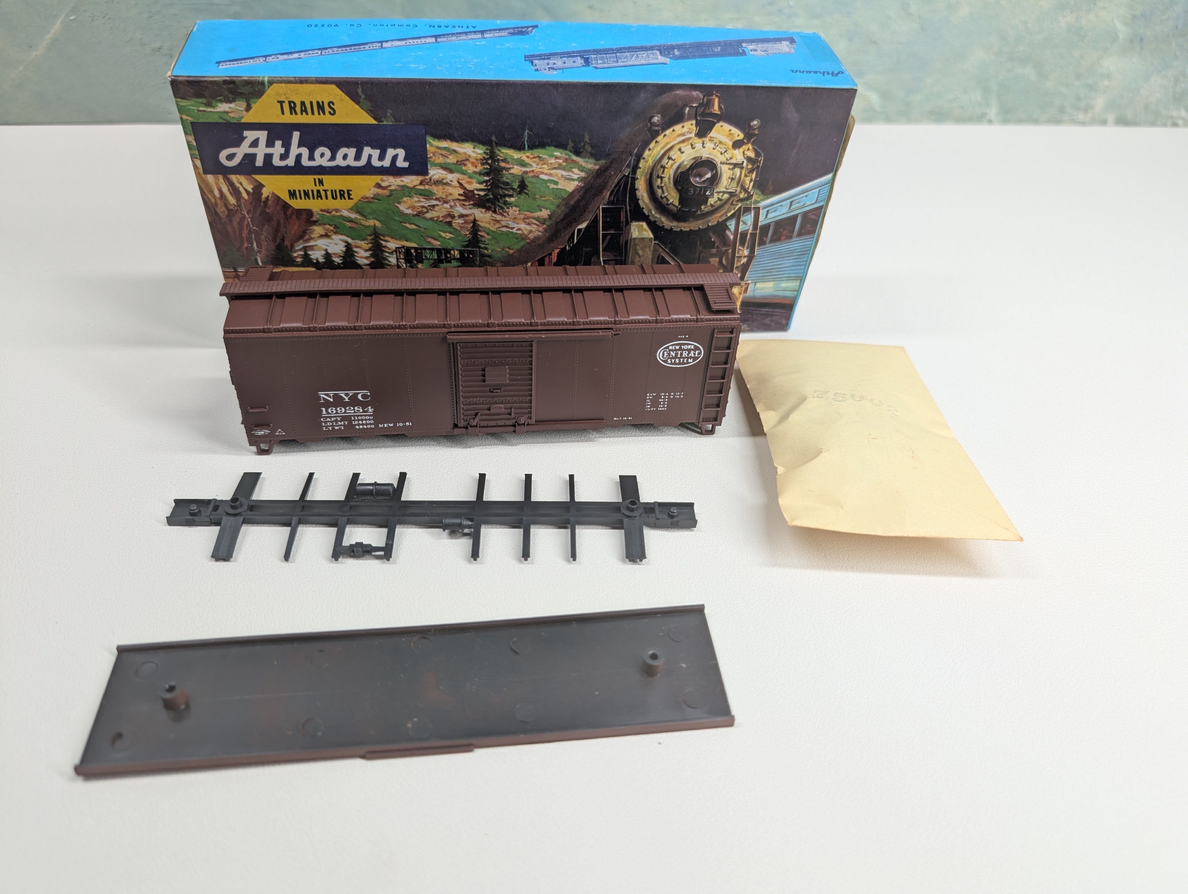 USED Athearn HO Scale 40' Box Car New York Central NYC #169284 Cooper & Oshtemo