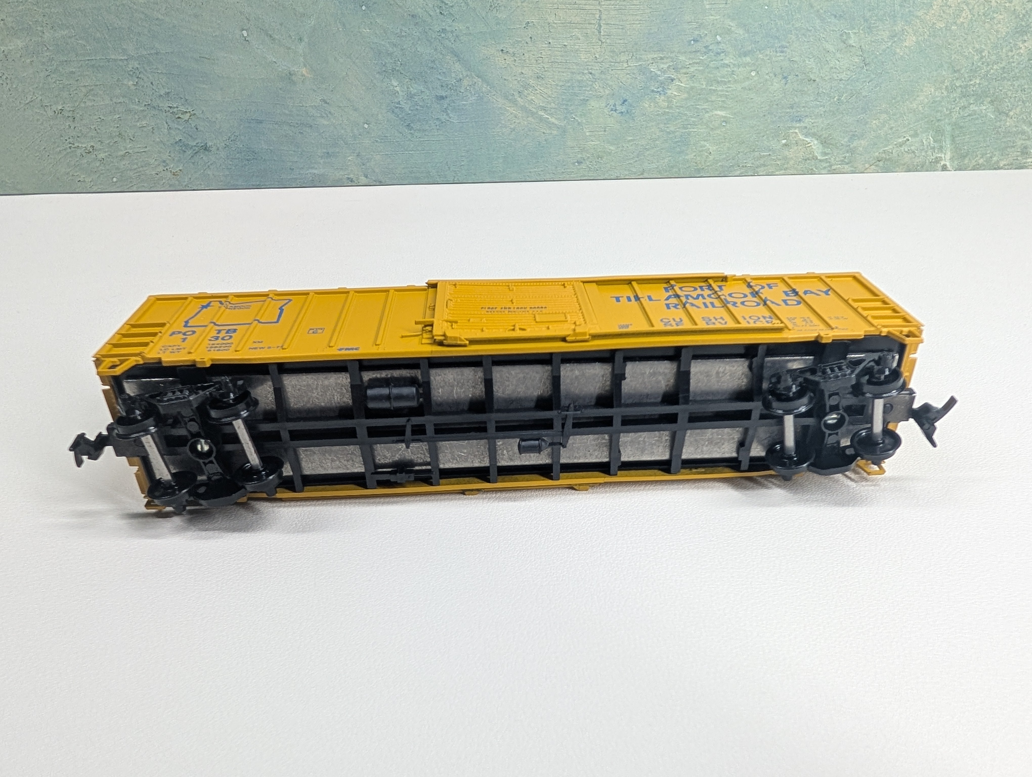 USED Athearn HO Scale 50' Box car Port of Tillamook Bay POTB #130 Bev-Bel