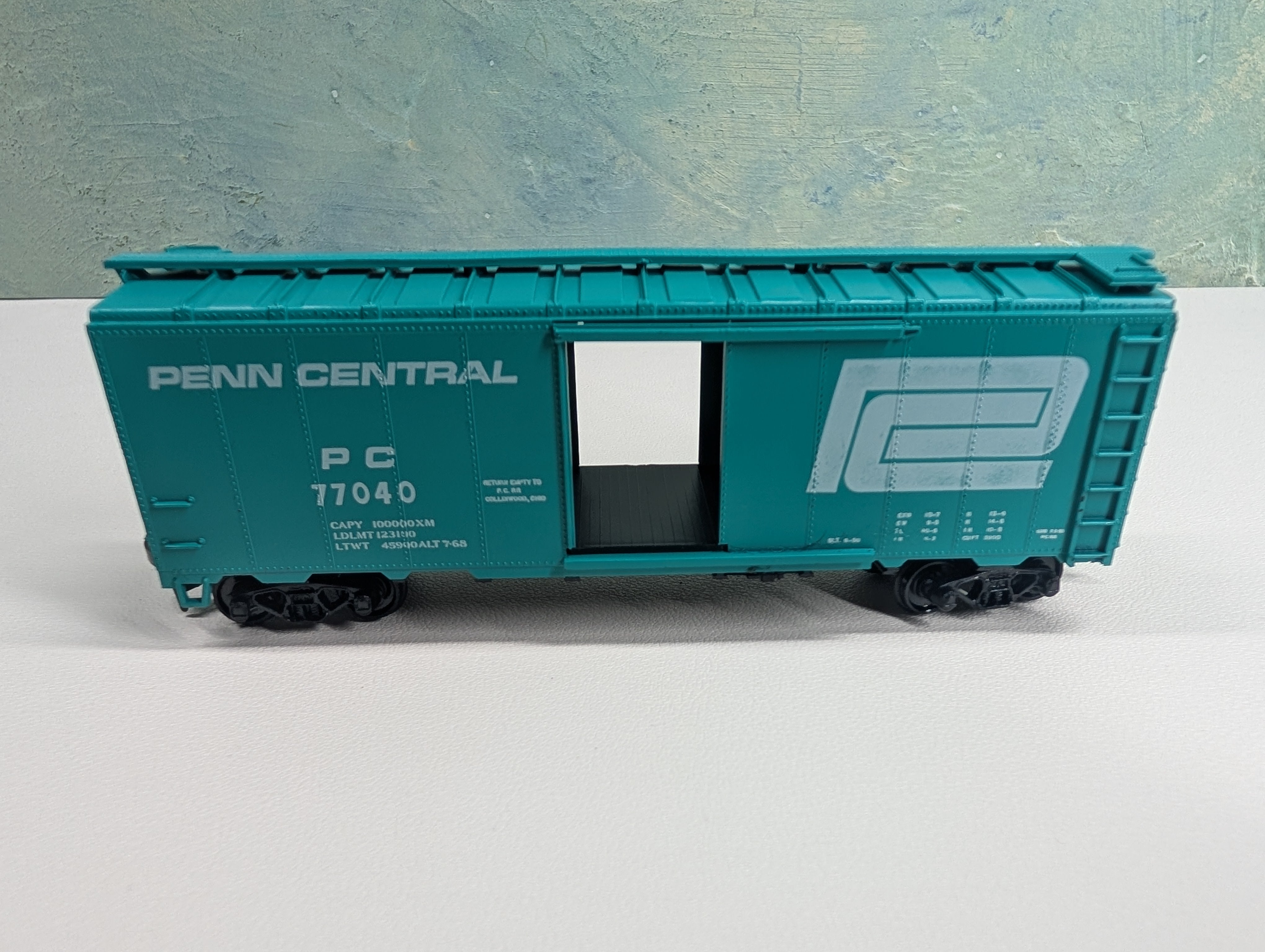 USED Athearn HO Scale 40' Box Car Penn Central PC #77040