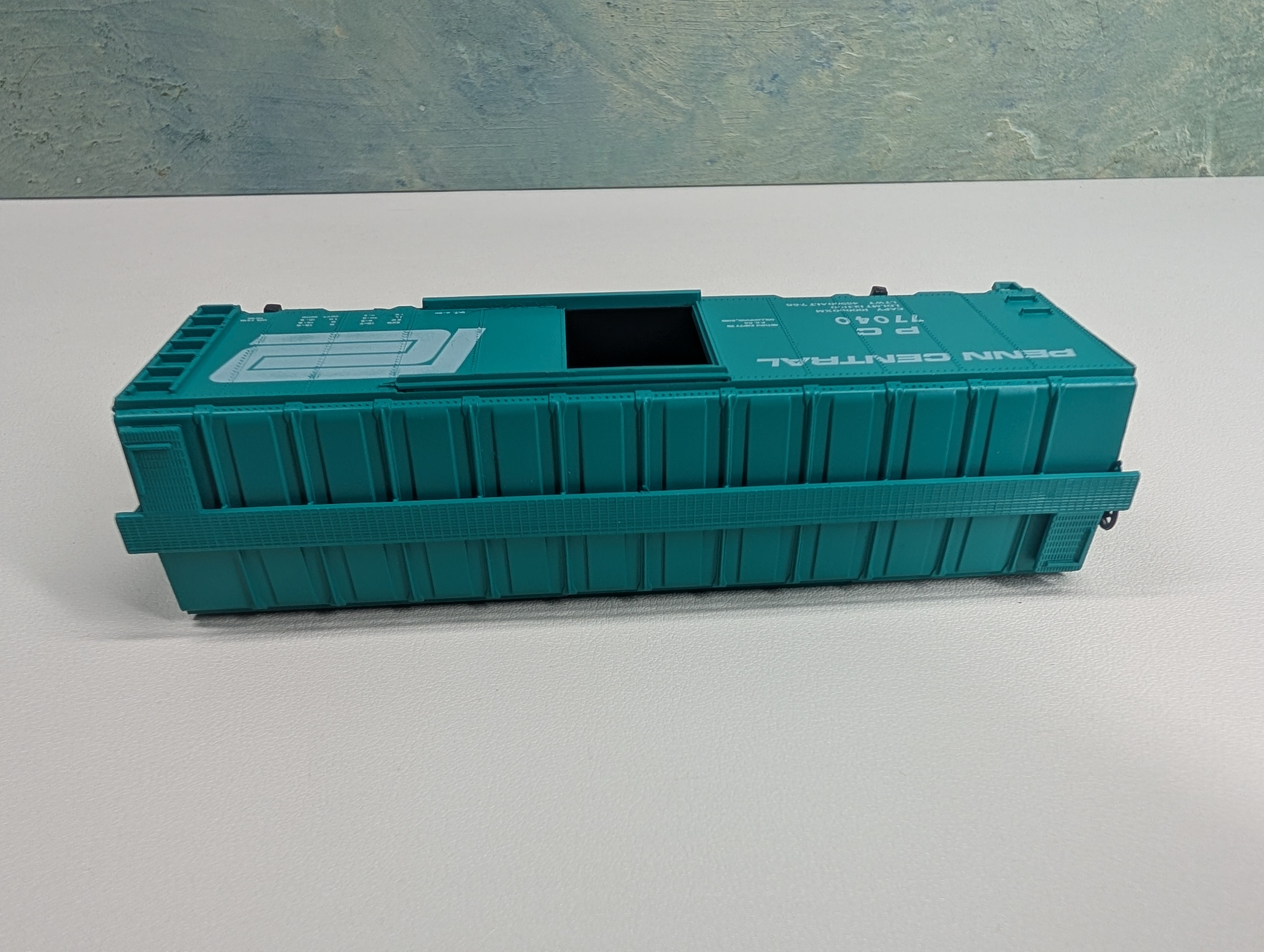 USED Athearn HO Scale 40' Box Car Penn Central PC #77040