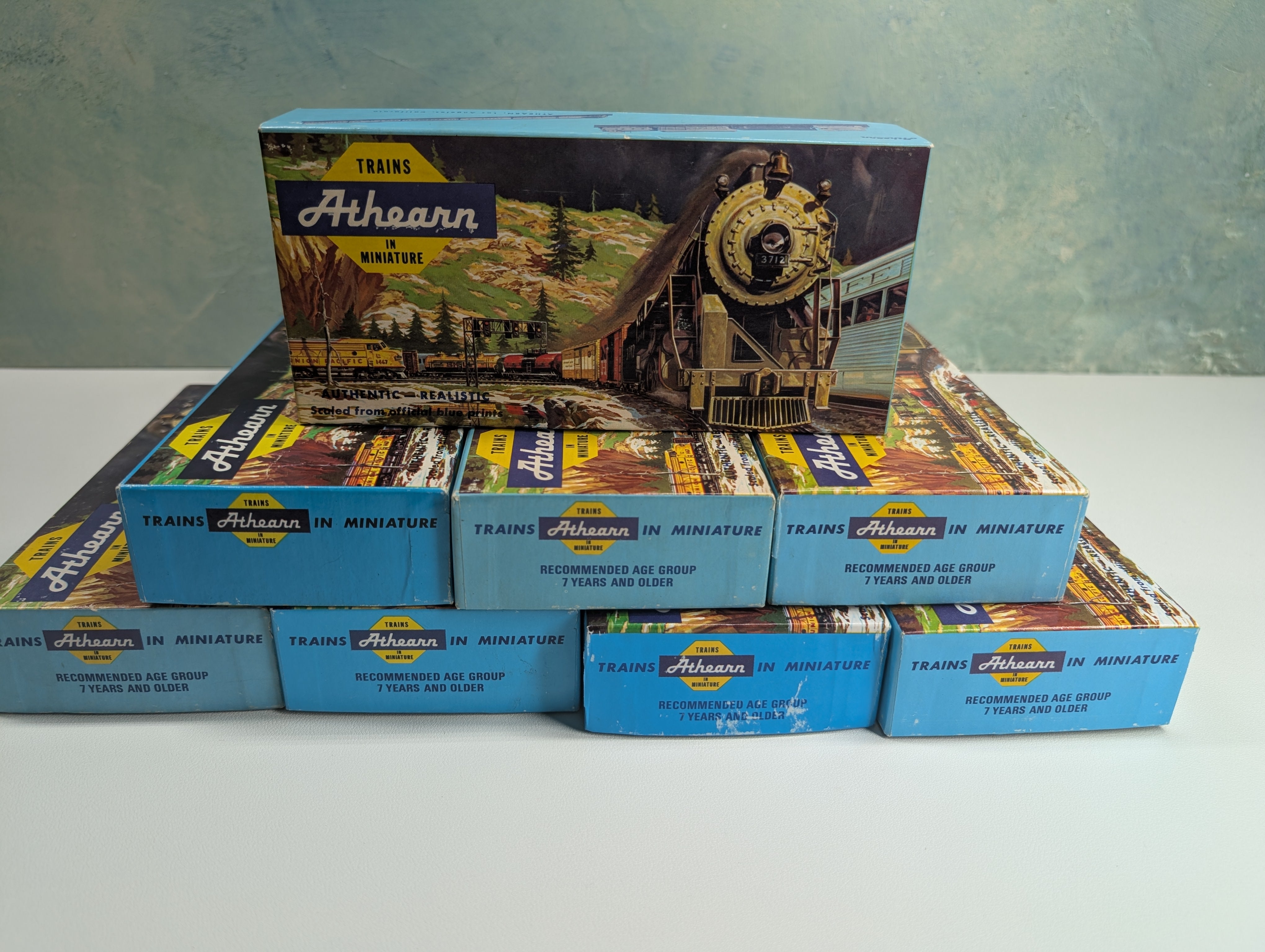 USED Athearn HO Scale Empty Boxes for Storage (8 pcs)