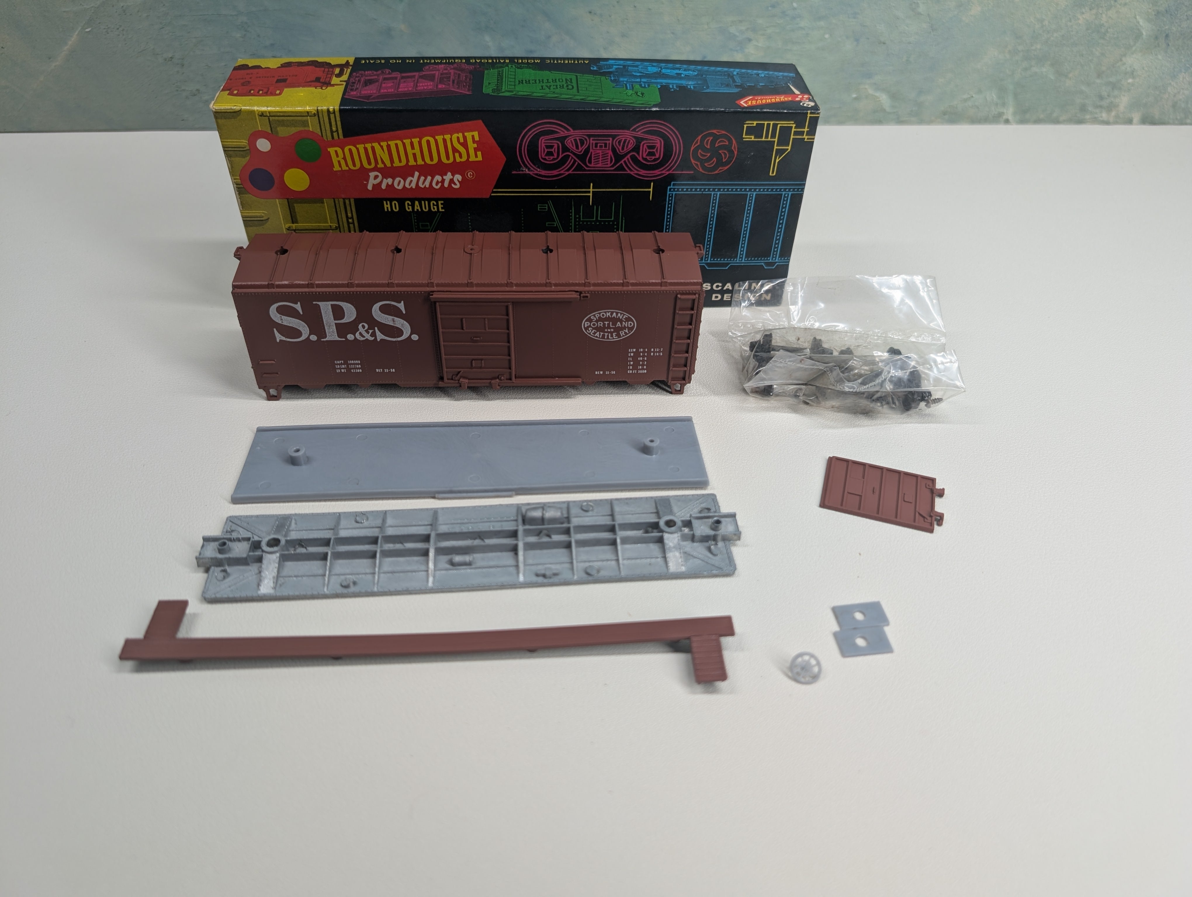 USED Roundhouse HO Scale 40' Box Car Spokane, Portland and Seattle SP&S KIT