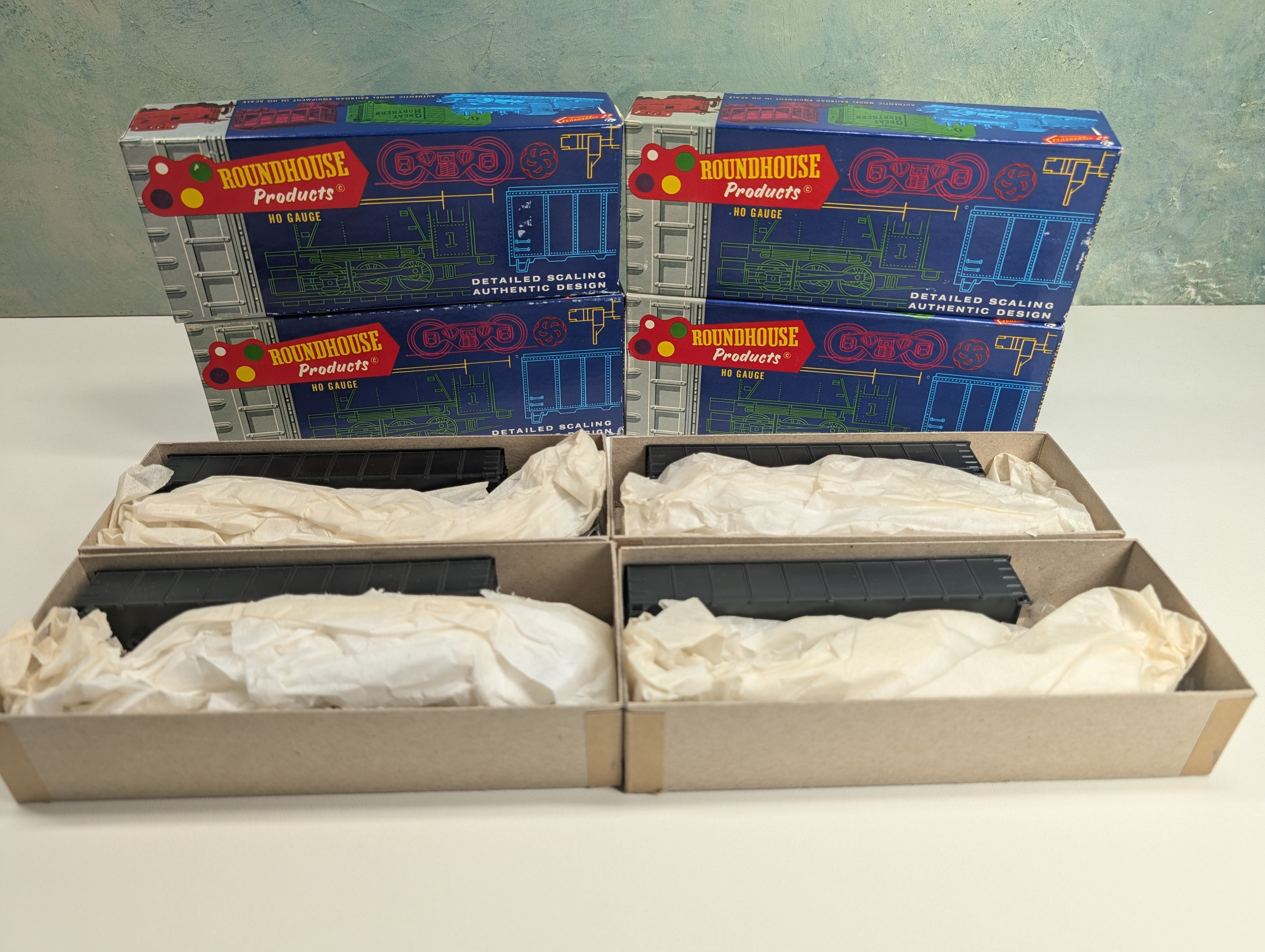 USED Roundhouse 1340 HO Scale Lot of 40' Gondola Undecorated Black KIT (4 pcs)