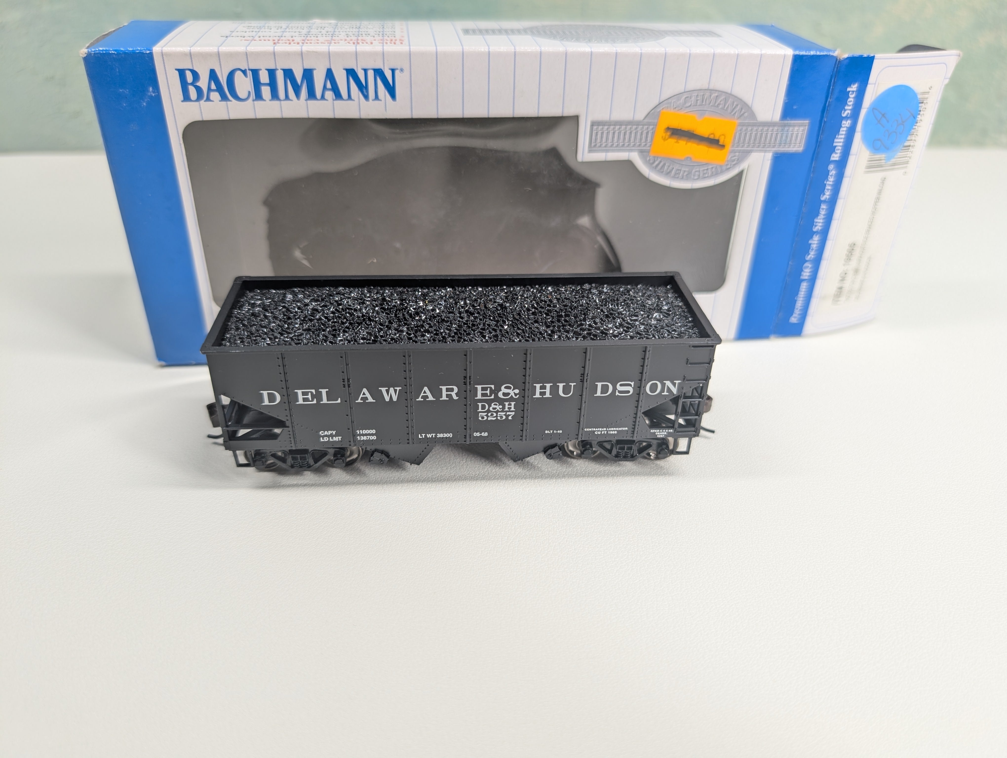 USED Bachmann 19505 HO Scale 55 Ton 2-Bay USRA OB Hopper Delaware and Hudson D&H #5257