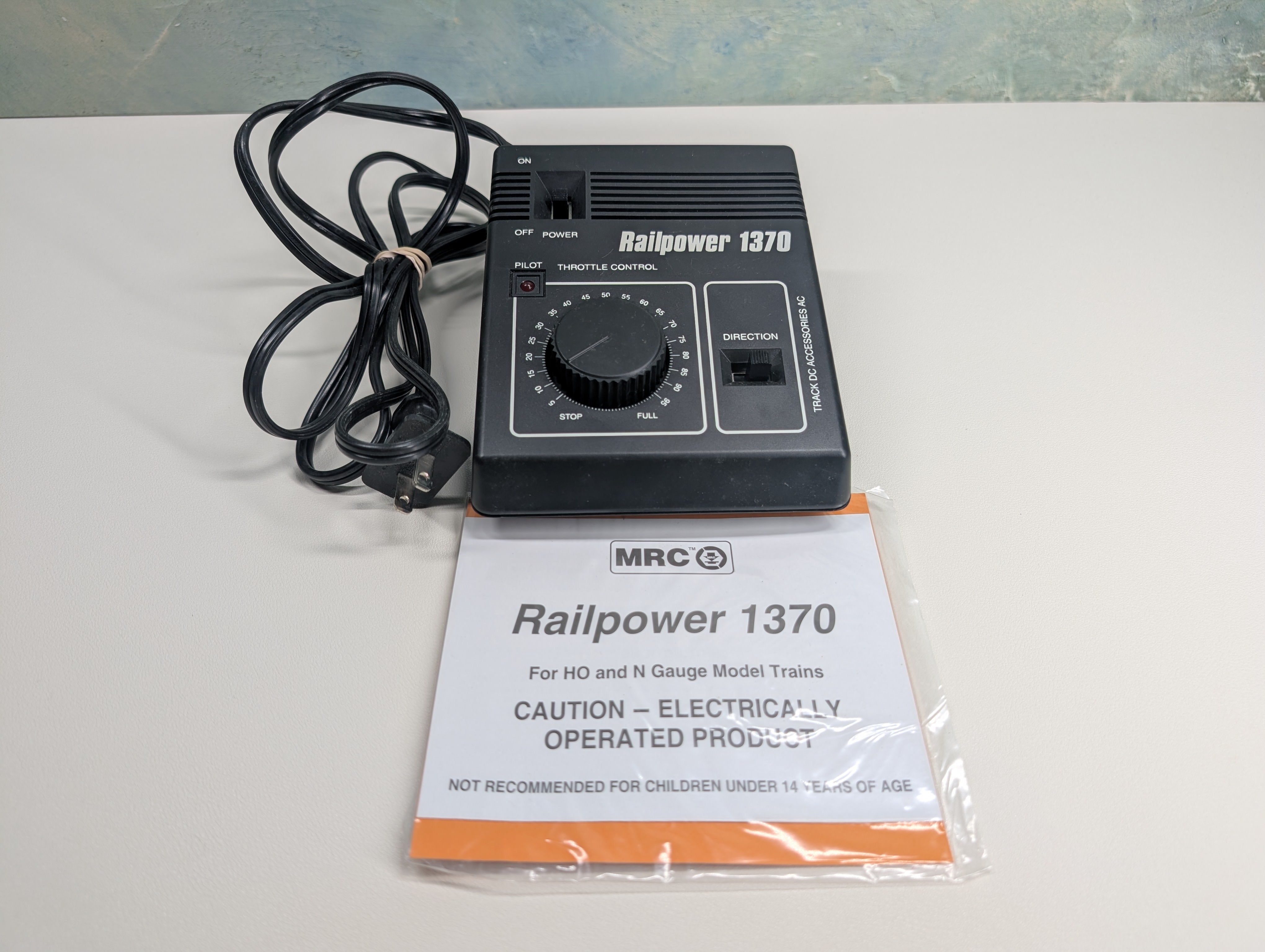 USED MRC MULTI Scale Railpower 1370 Model Train 18 VA Powerpack (HO & N) Tested