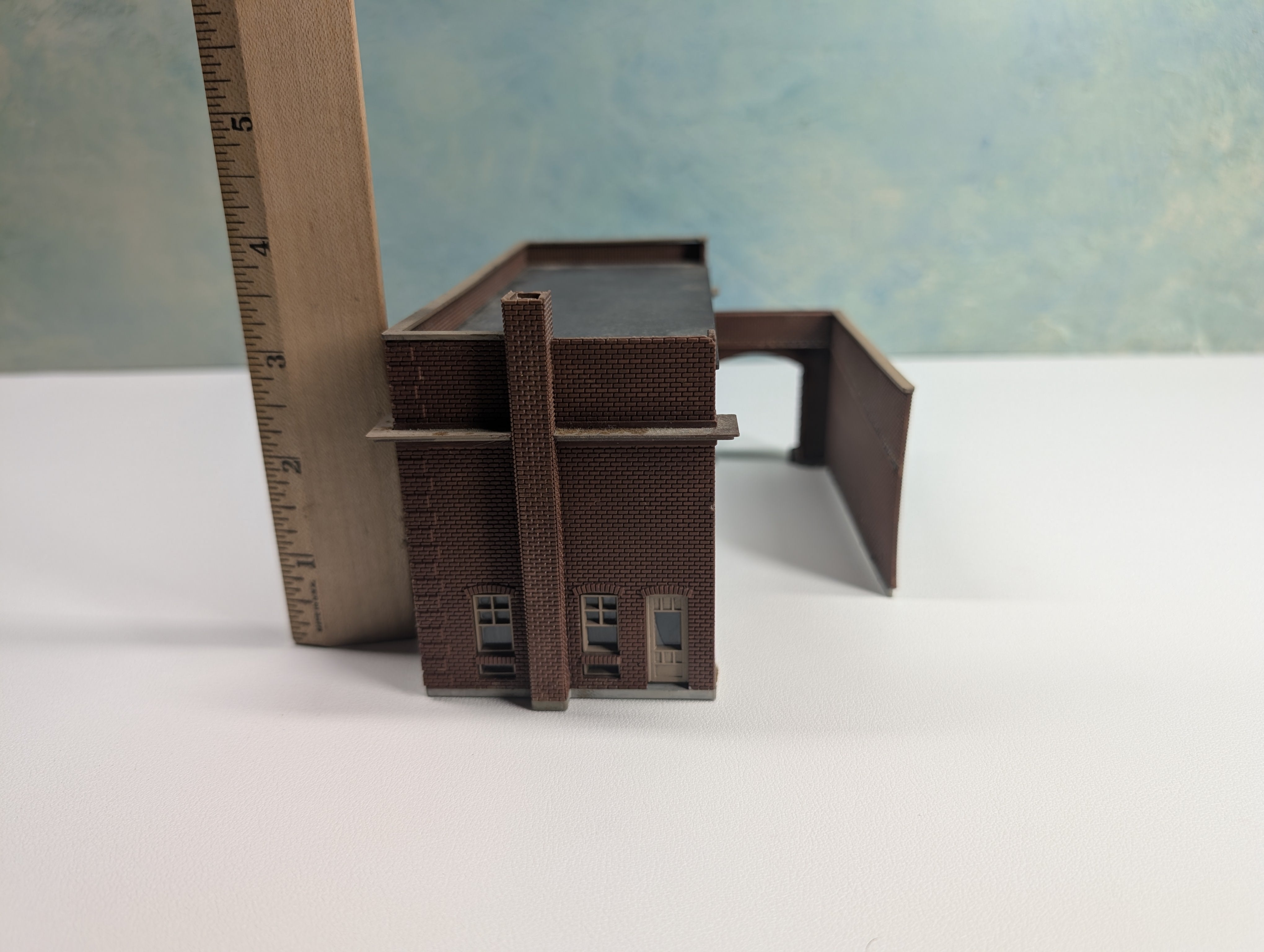 USED HO Scale Coal Coke Warehouse, Brick Building, Small Warehouse