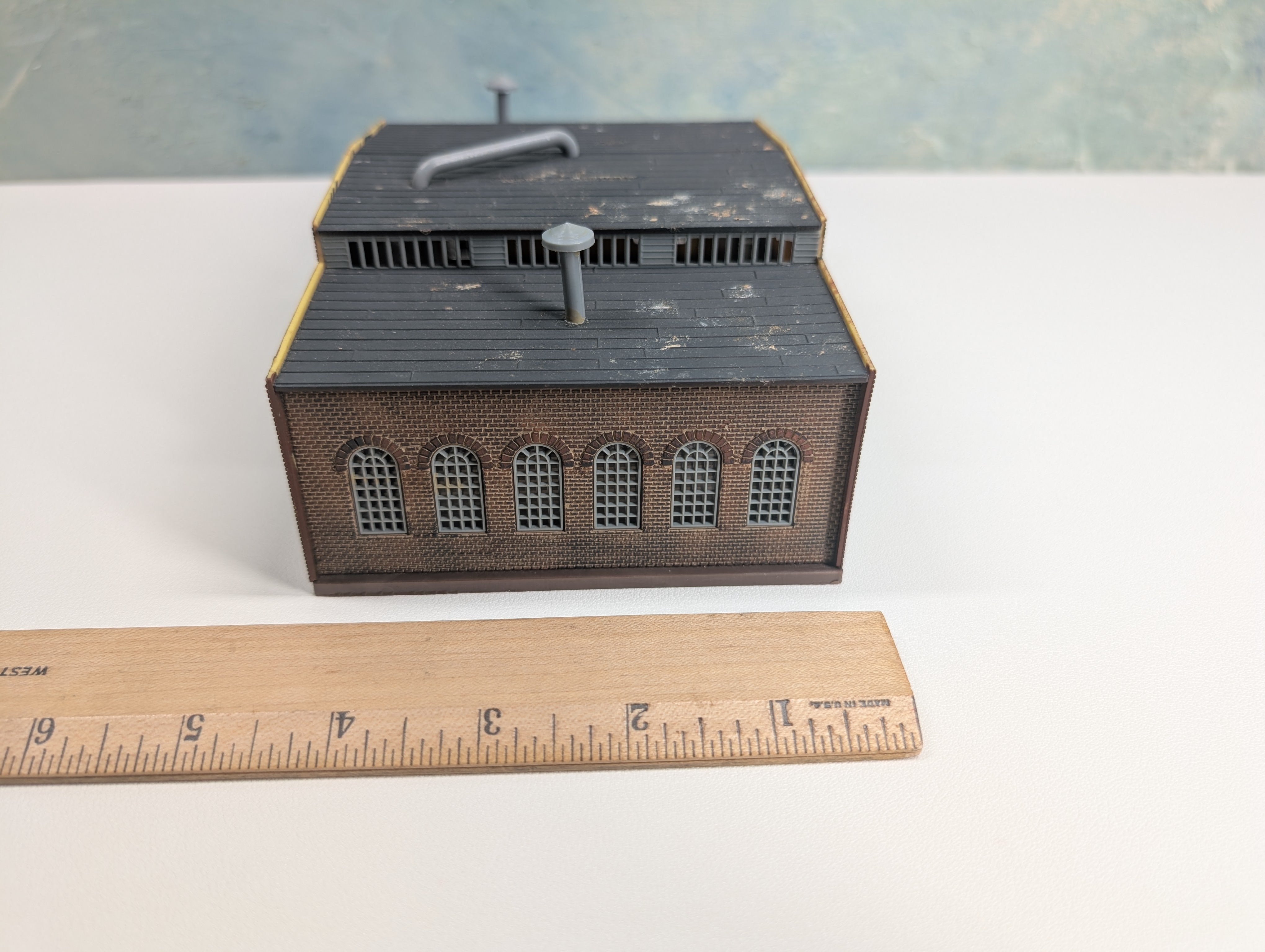 USED Walthers HO Scale Small Brick Warehouse, Small Manufacturing Factory