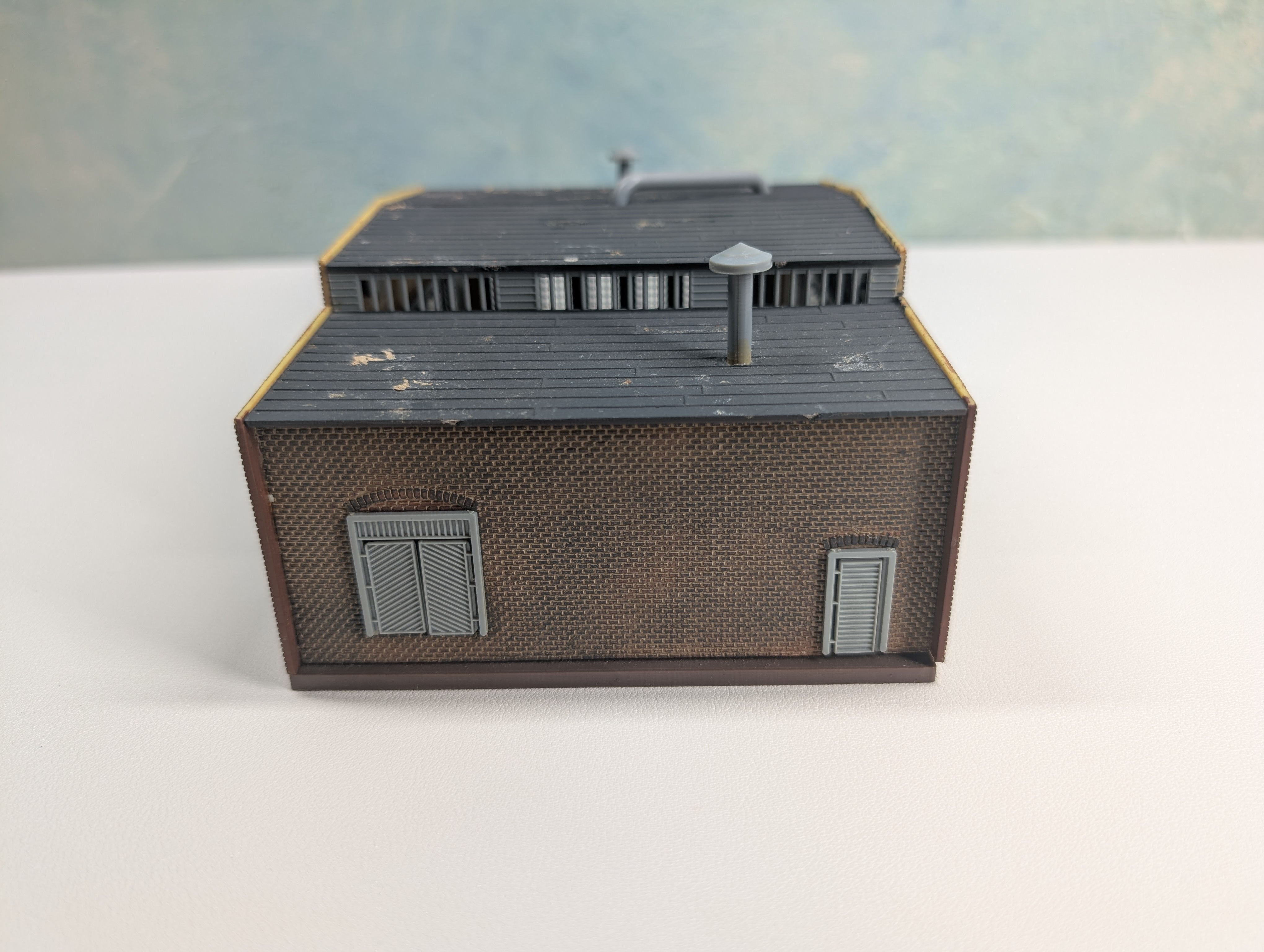 USED Walthers HO Scale Small Brick Warehouse, Small Manufacturing Factory